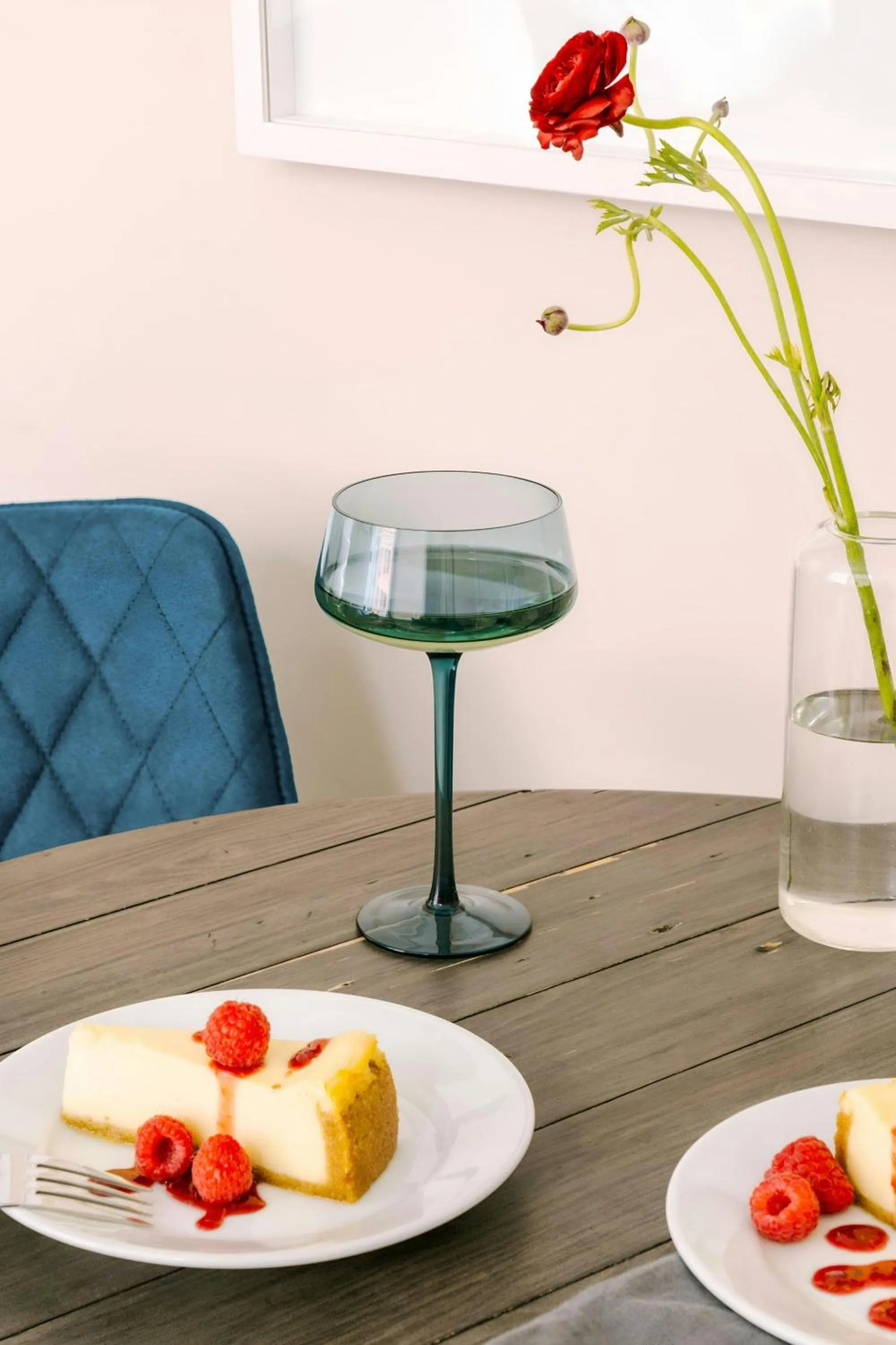 Photo of the whole room in Sonder by Marriott Bonvoy Jewelers Row Apartments Millenium Park