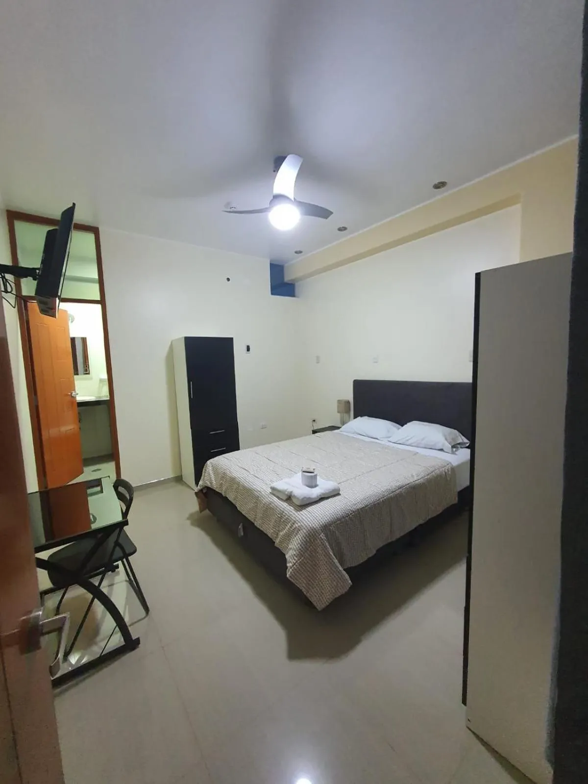 Photo of the whole room in GOLDEN SKY