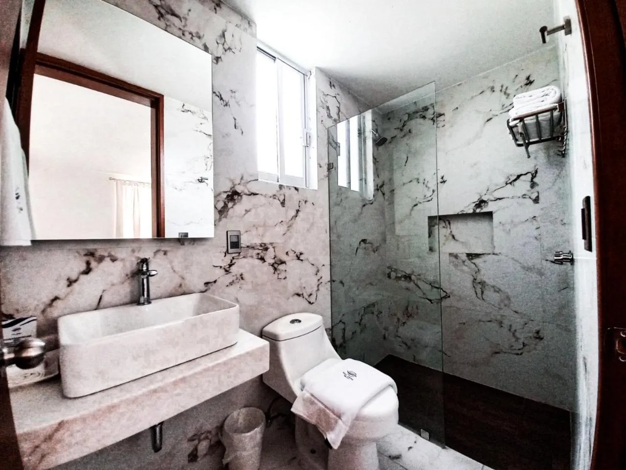 Shower in AZUL ARENA Hotel Boutique
