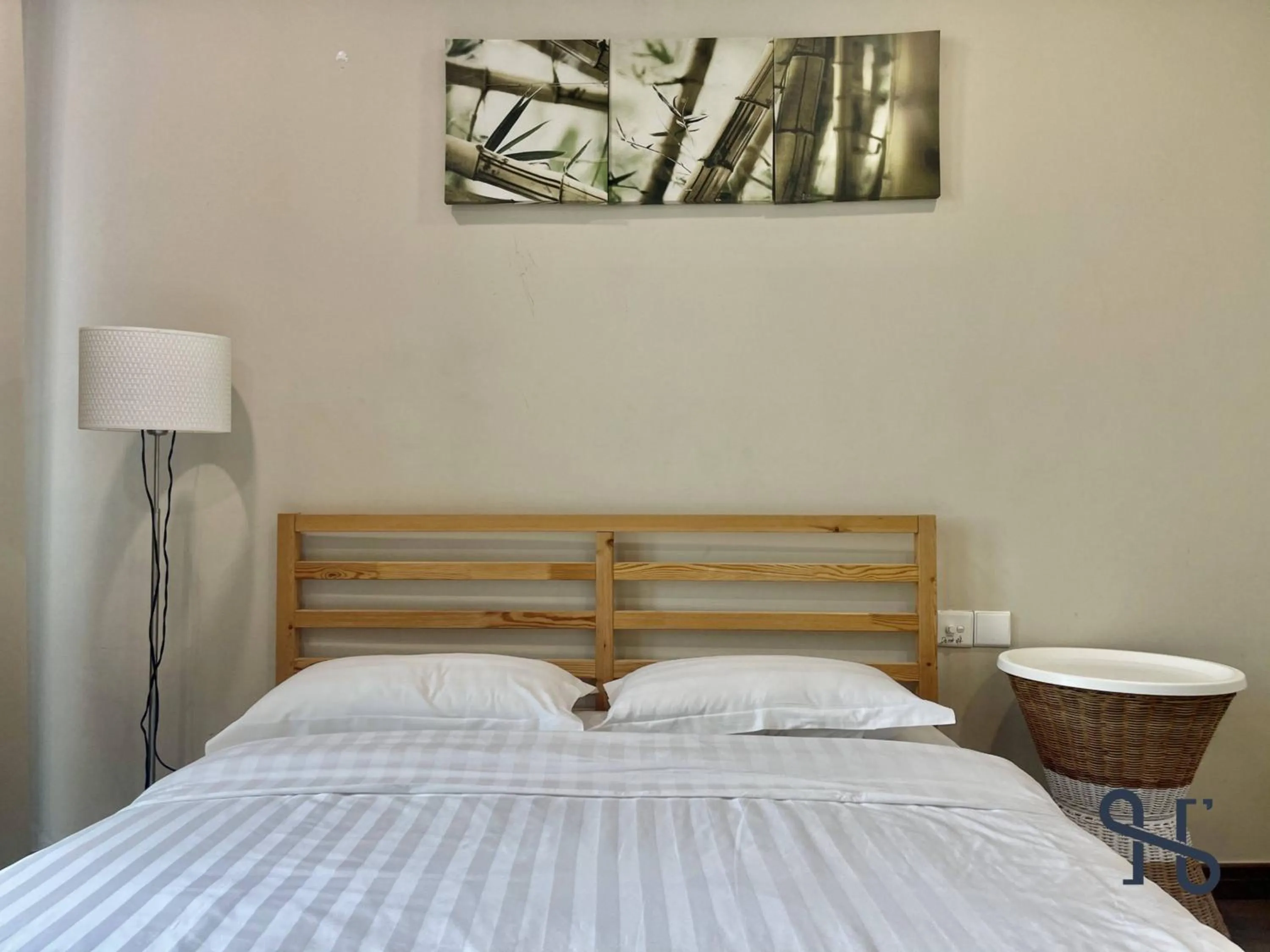 Bedroom, Bed in Homesuite' Home at Riverson Soho