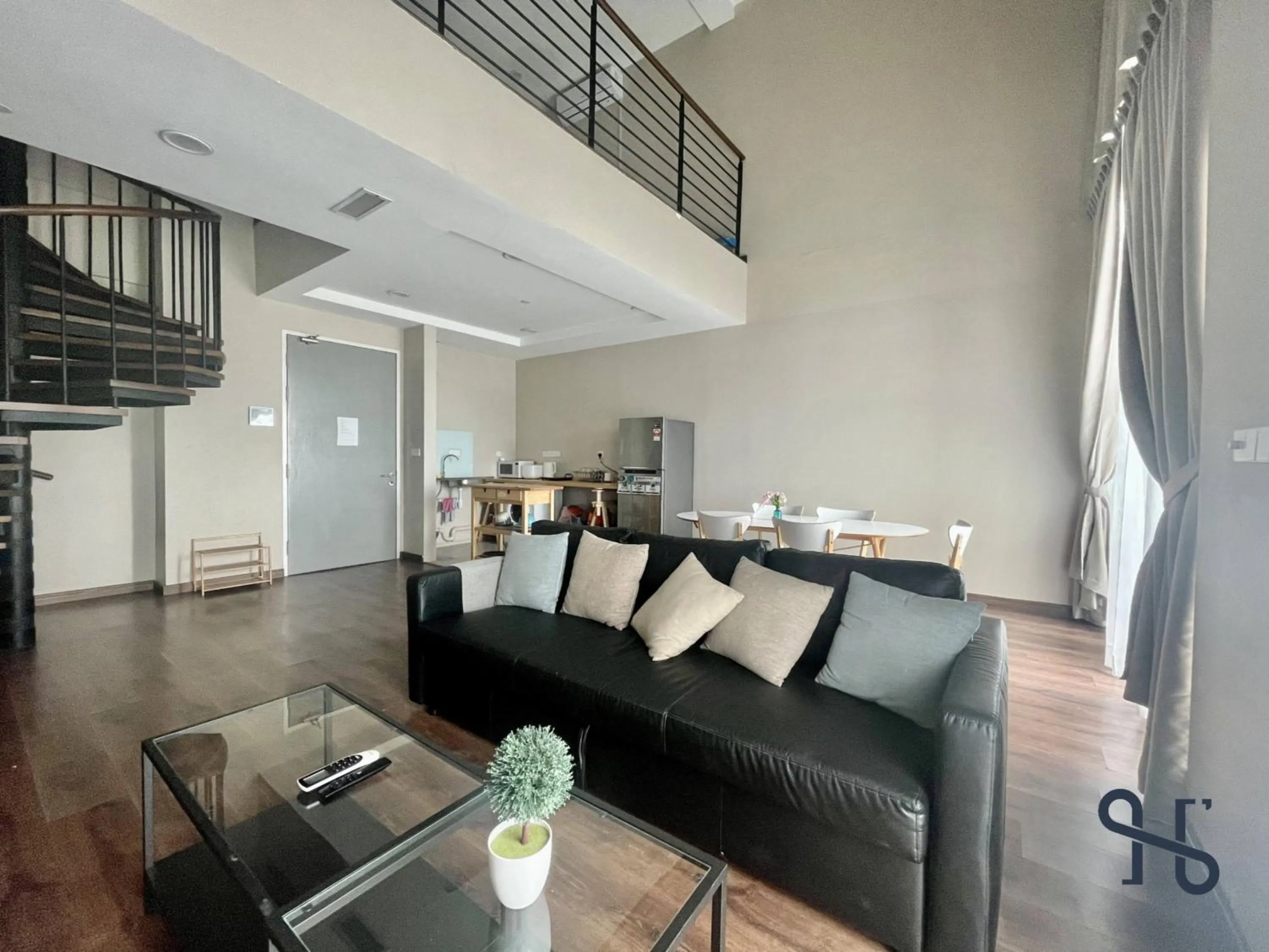 Living room in Homesuite' Home at Riverson Soho