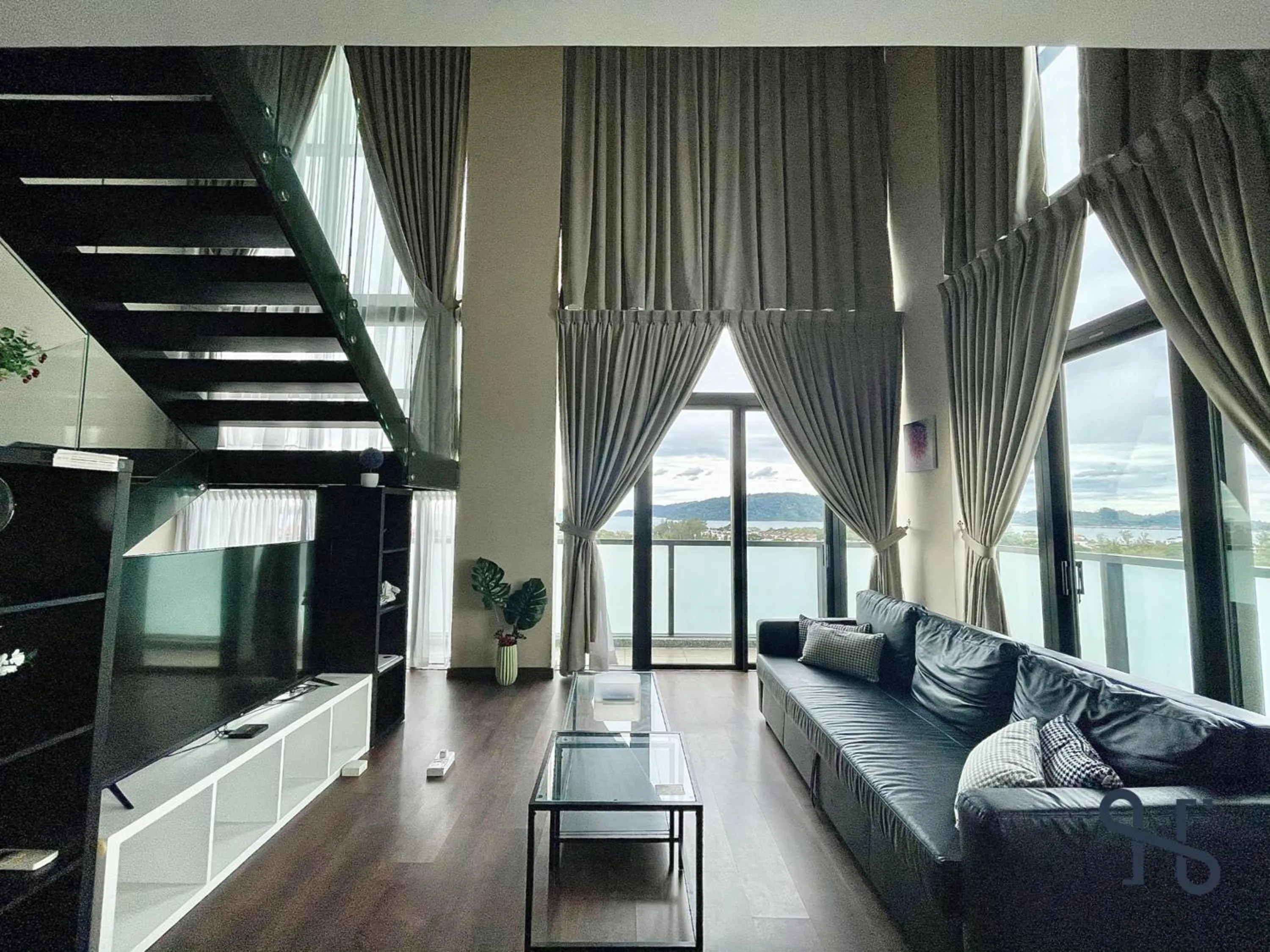 Lounge or bar in Homesuite' Home at Riverson Soho