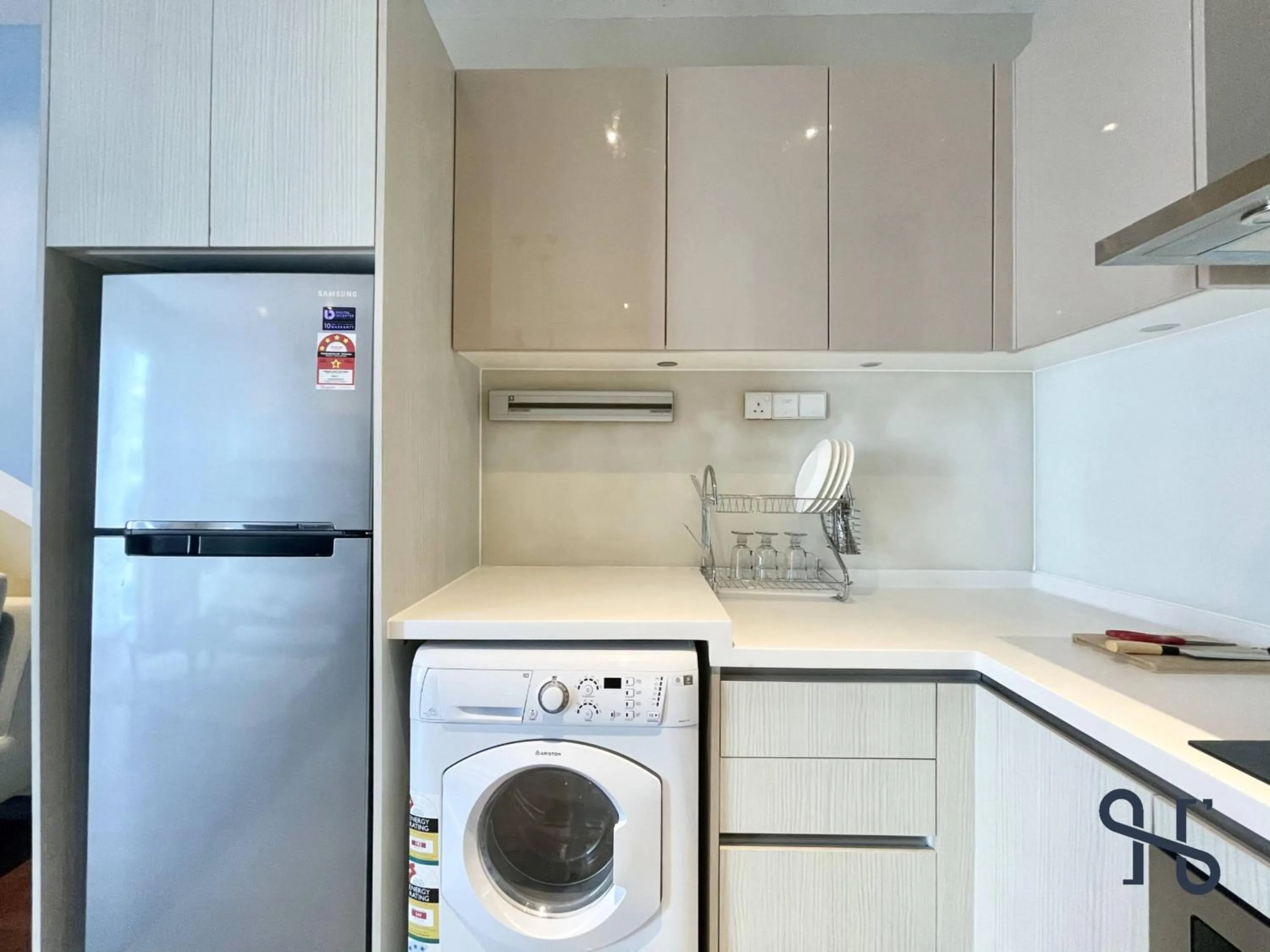 Kitchen or kitchenette in Homesuite' Home at Riverson Soho
