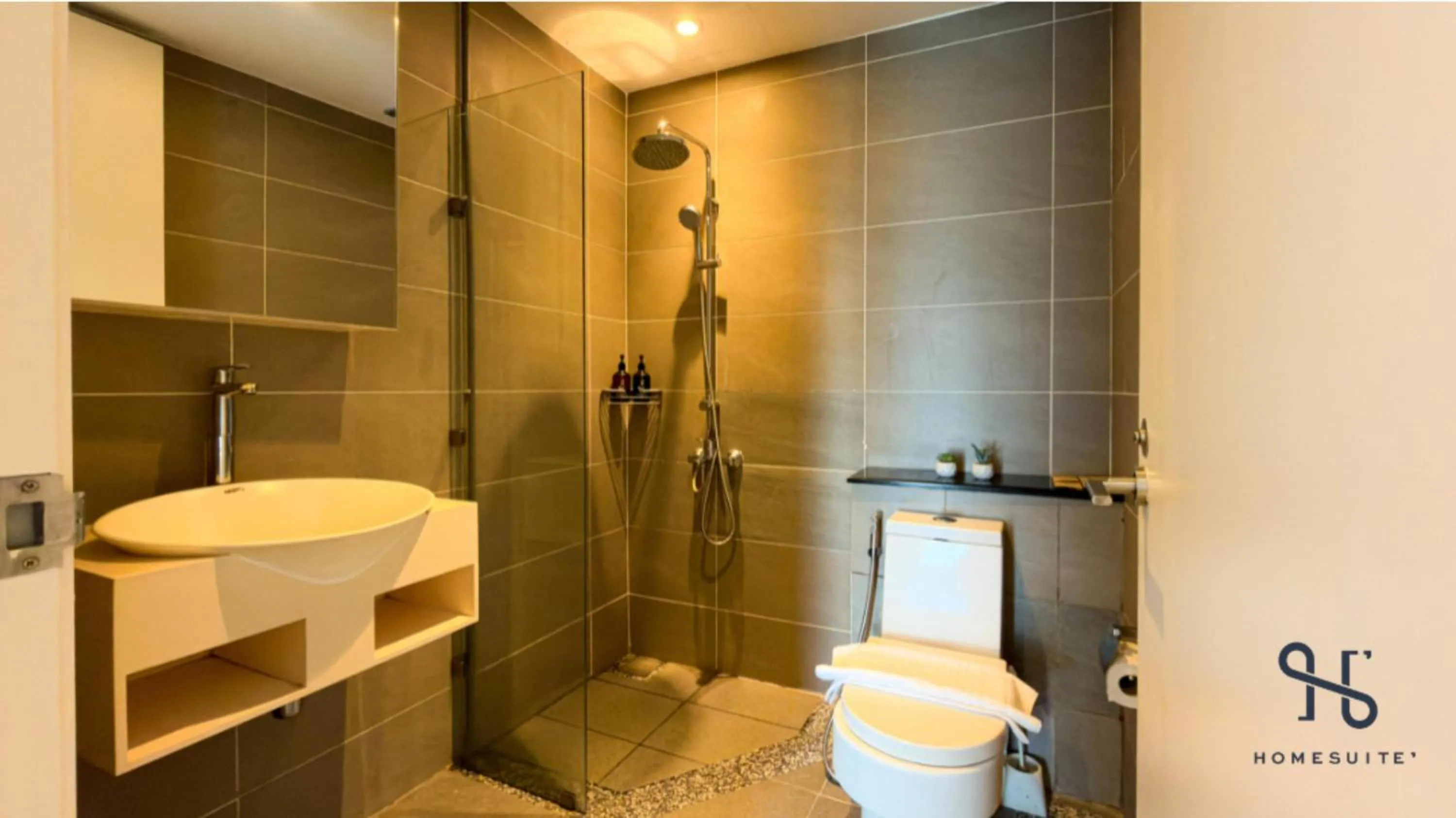 Bathroom in Homesuite' Home at Riverson Soho