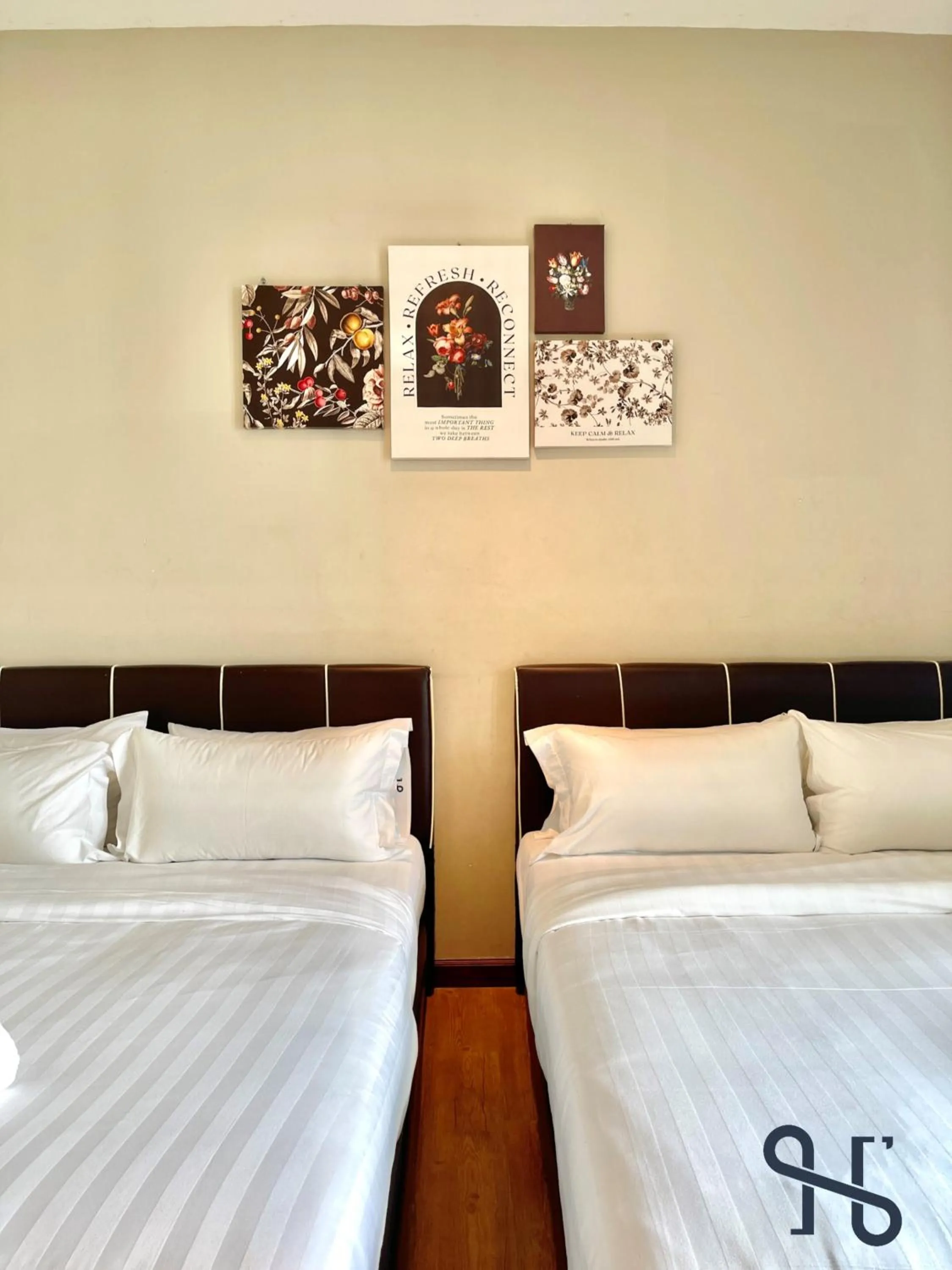 Bed in Homesuite' Home at Riverson Soho