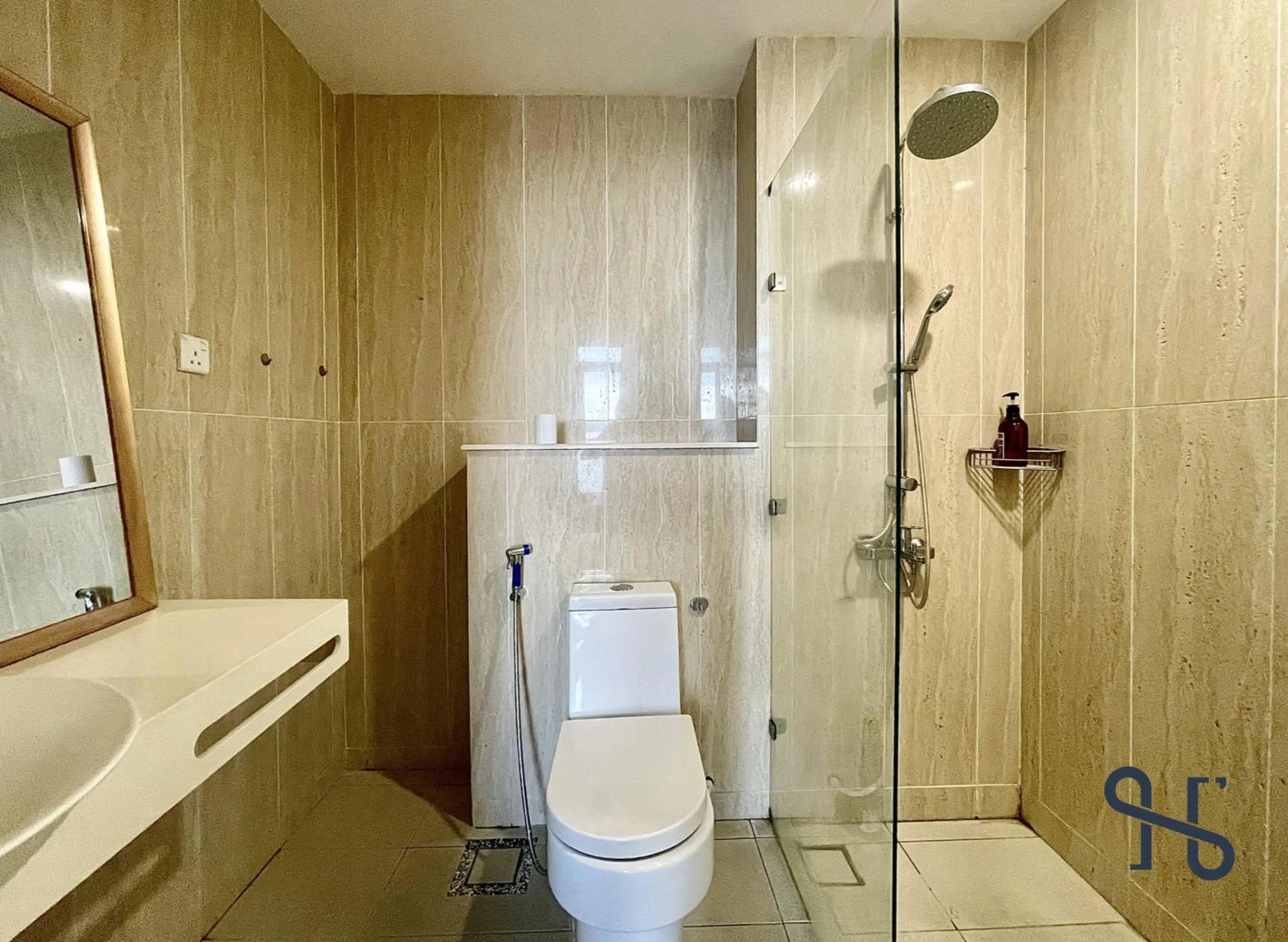 Bathroom in Homesuite' Home at Riverson Soho