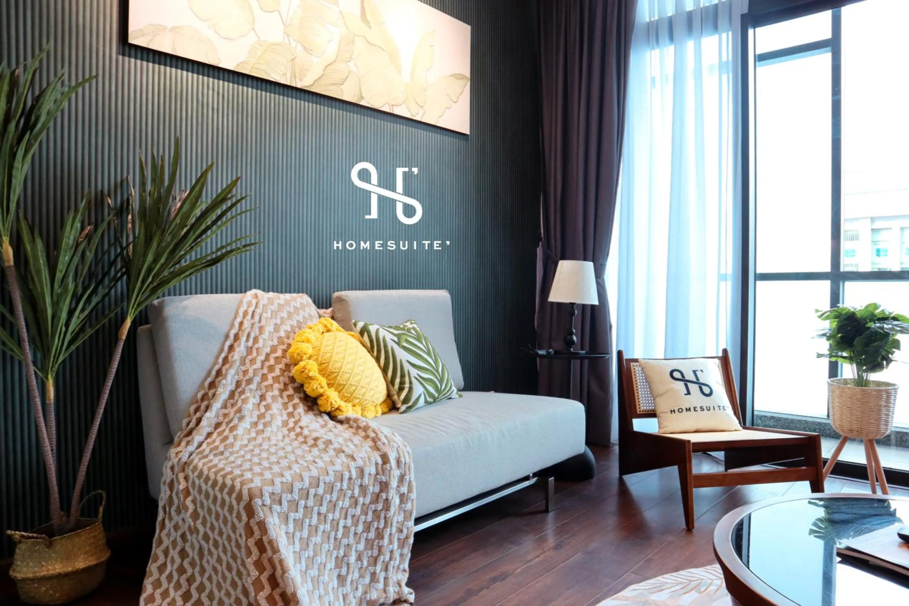 Seating area in Homesuite' Home at Riverson Soho