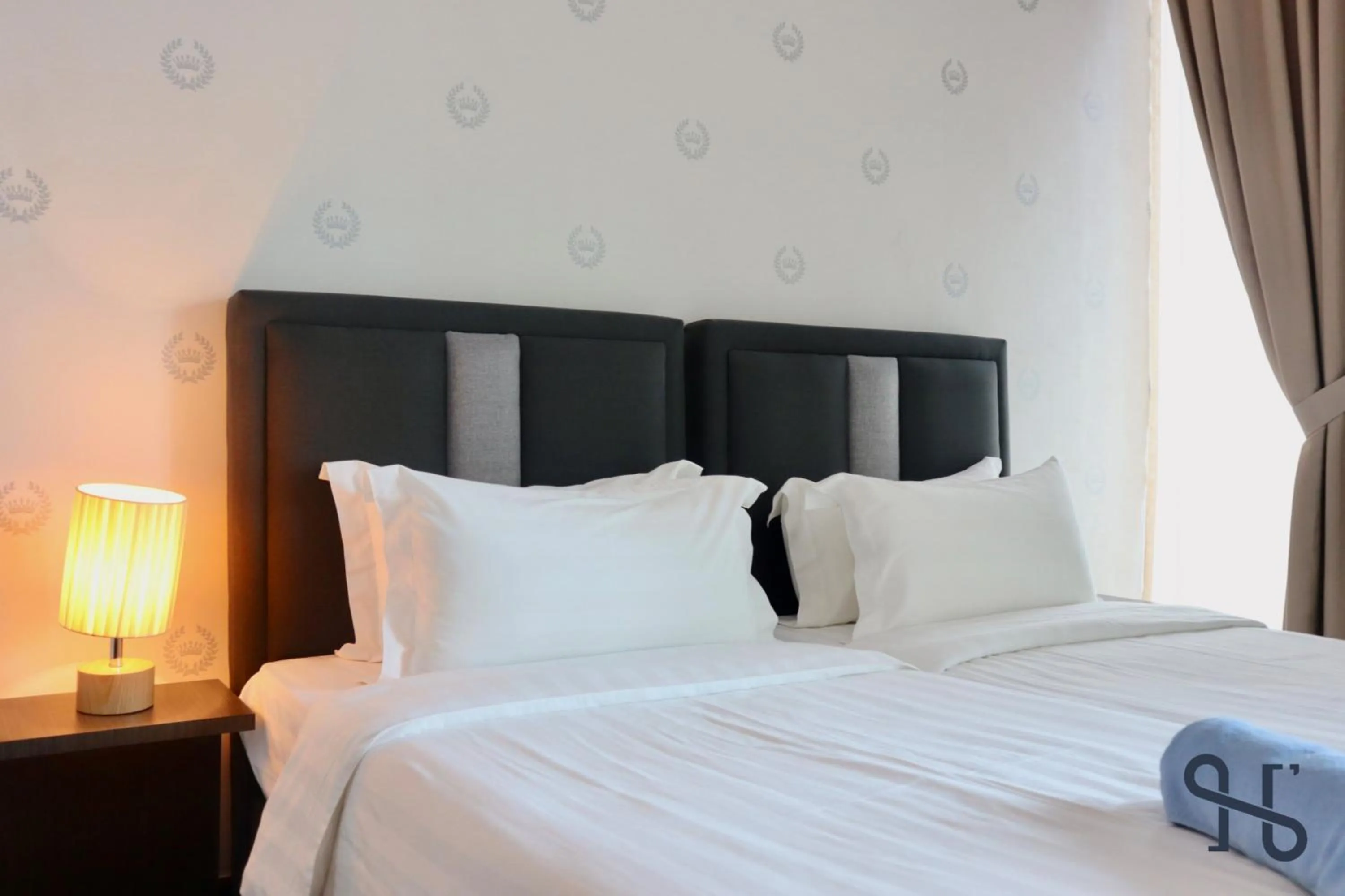 Bed in Homesuite' Home at Riverson Soho