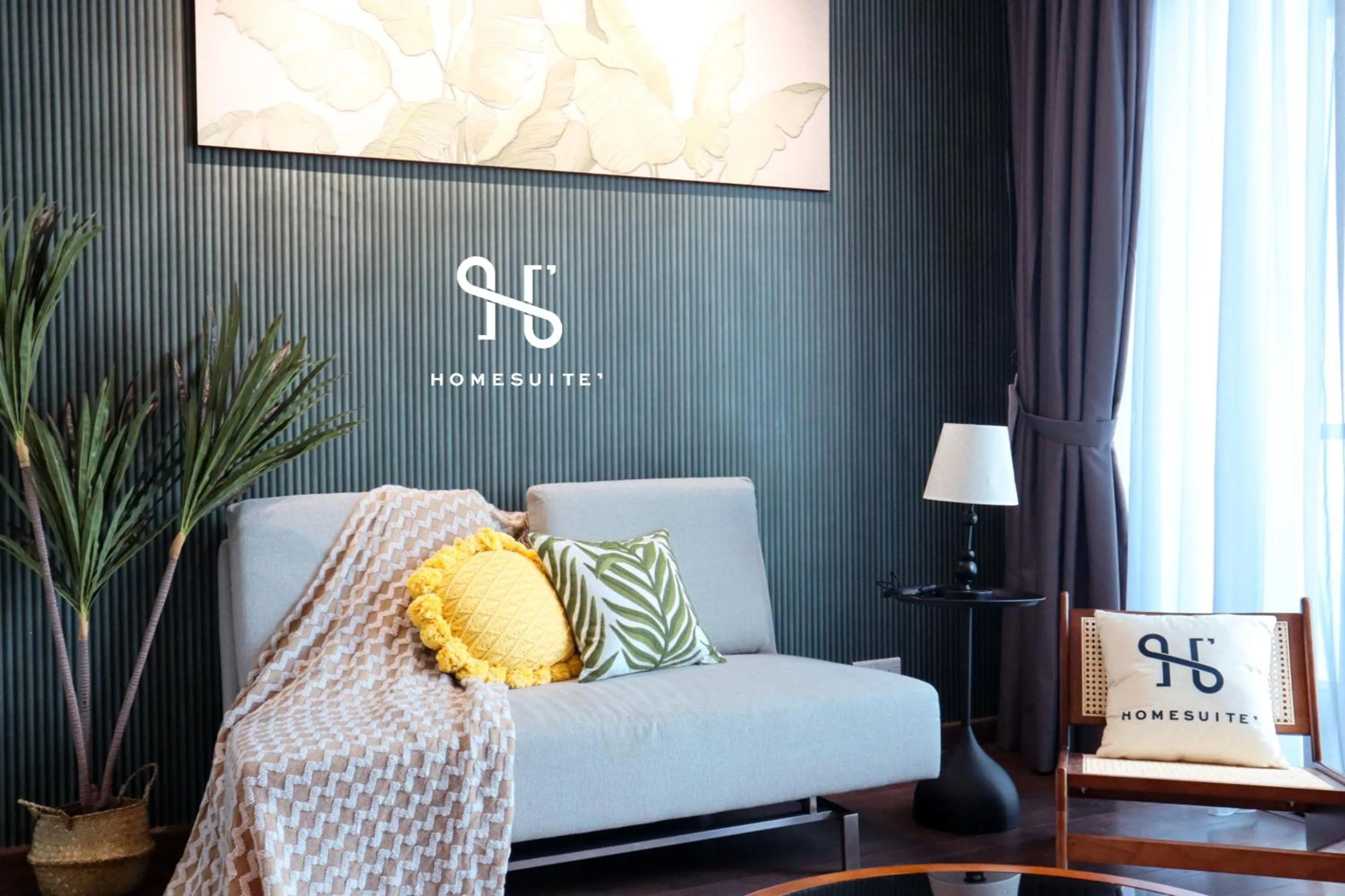 Photo of the whole room in Homesuite' Home at Riverson Soho