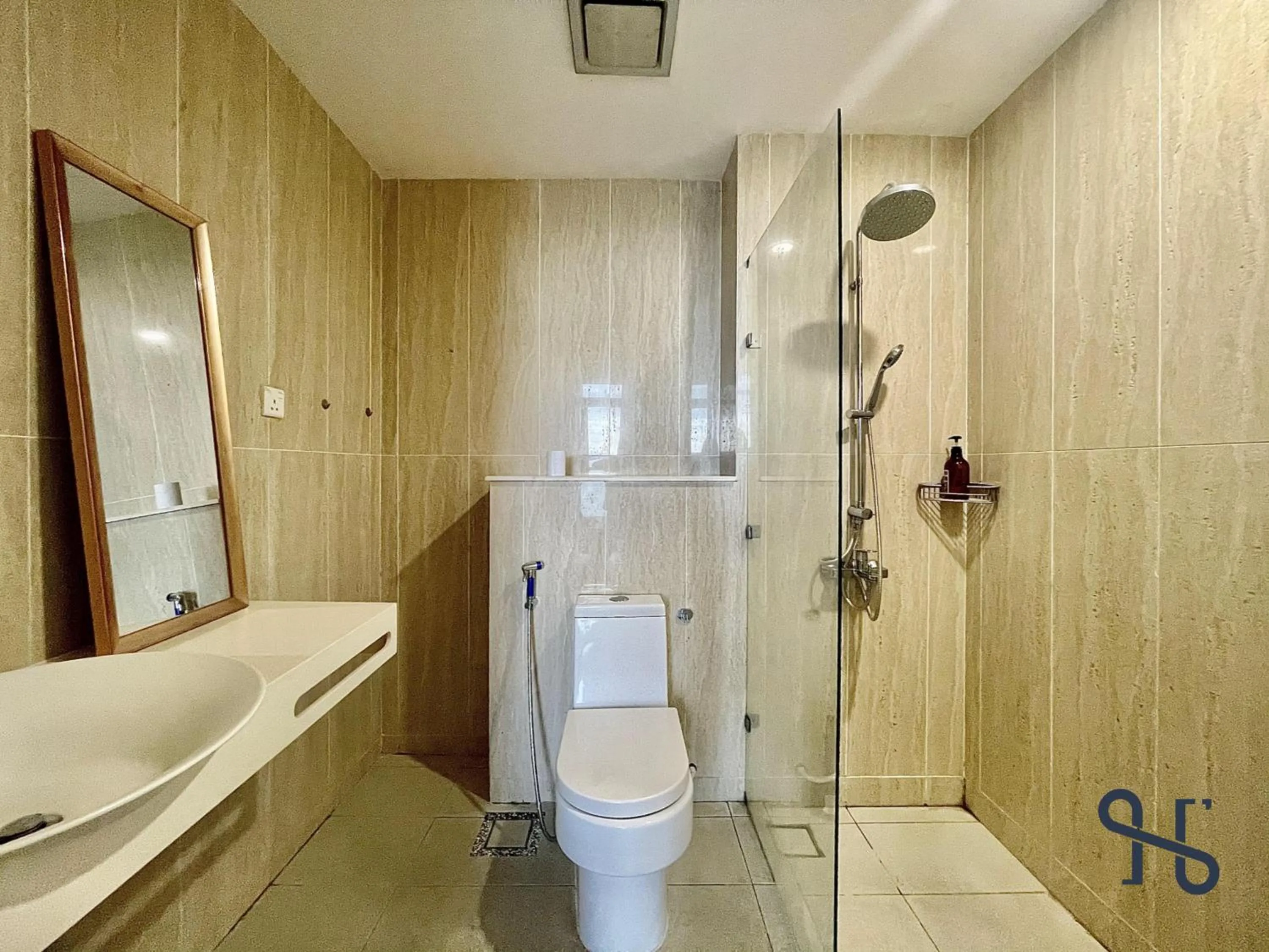 Bathroom in Homesuite' Home at Riverson Soho