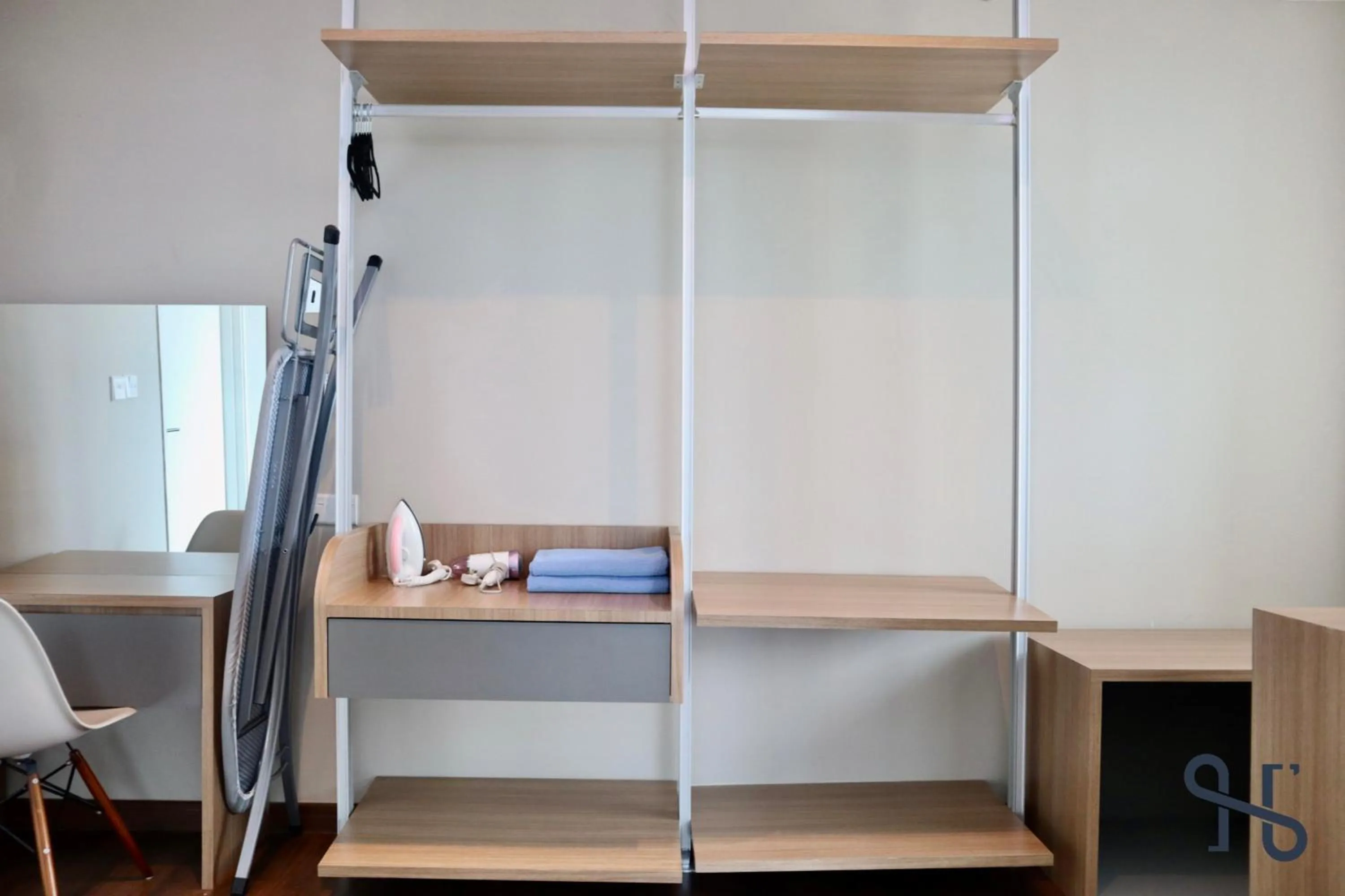 Bed in Homesuite' Home at Riverson Soho