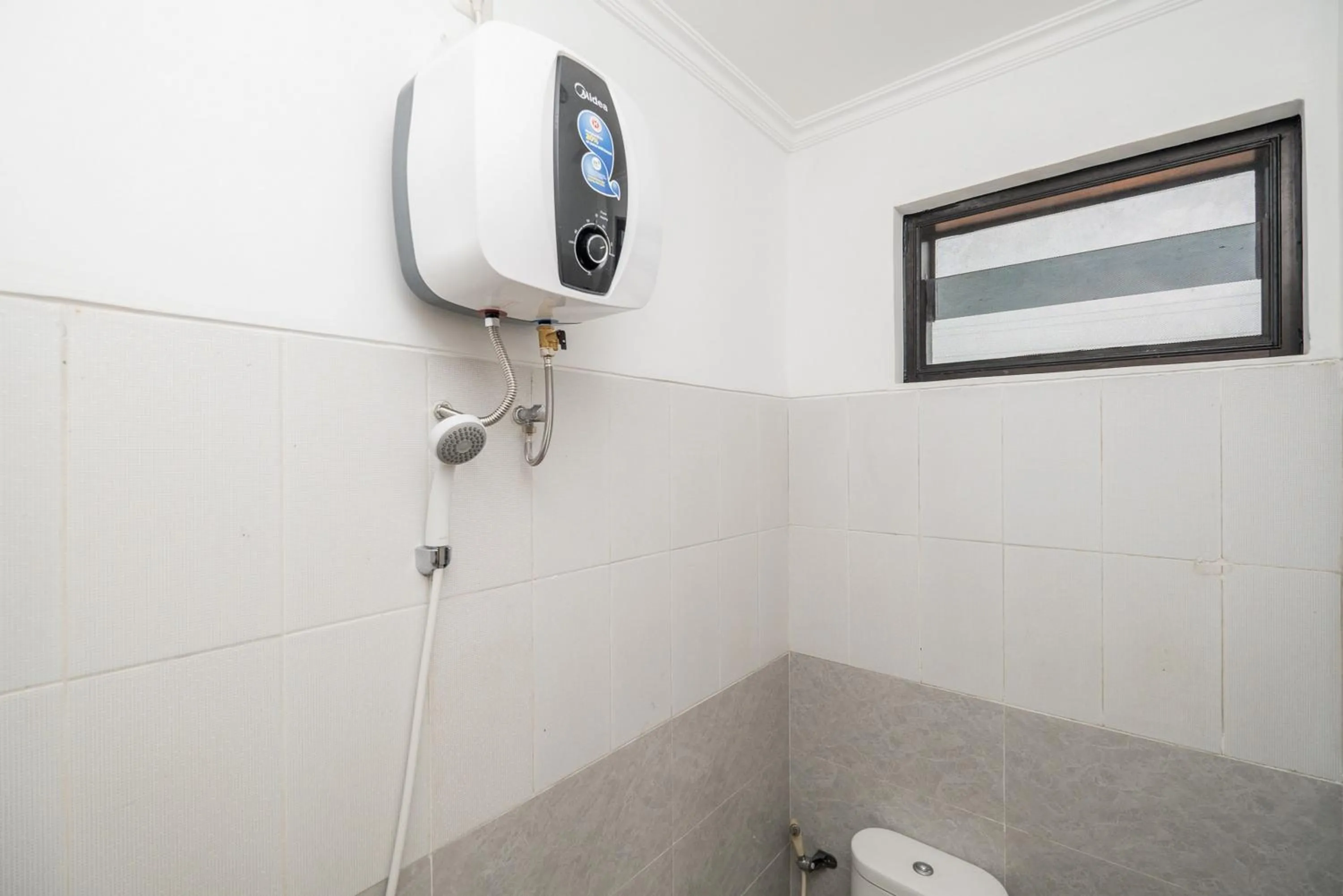 Bathroom in Grha Rahadi 2 Wiyung RedPartner