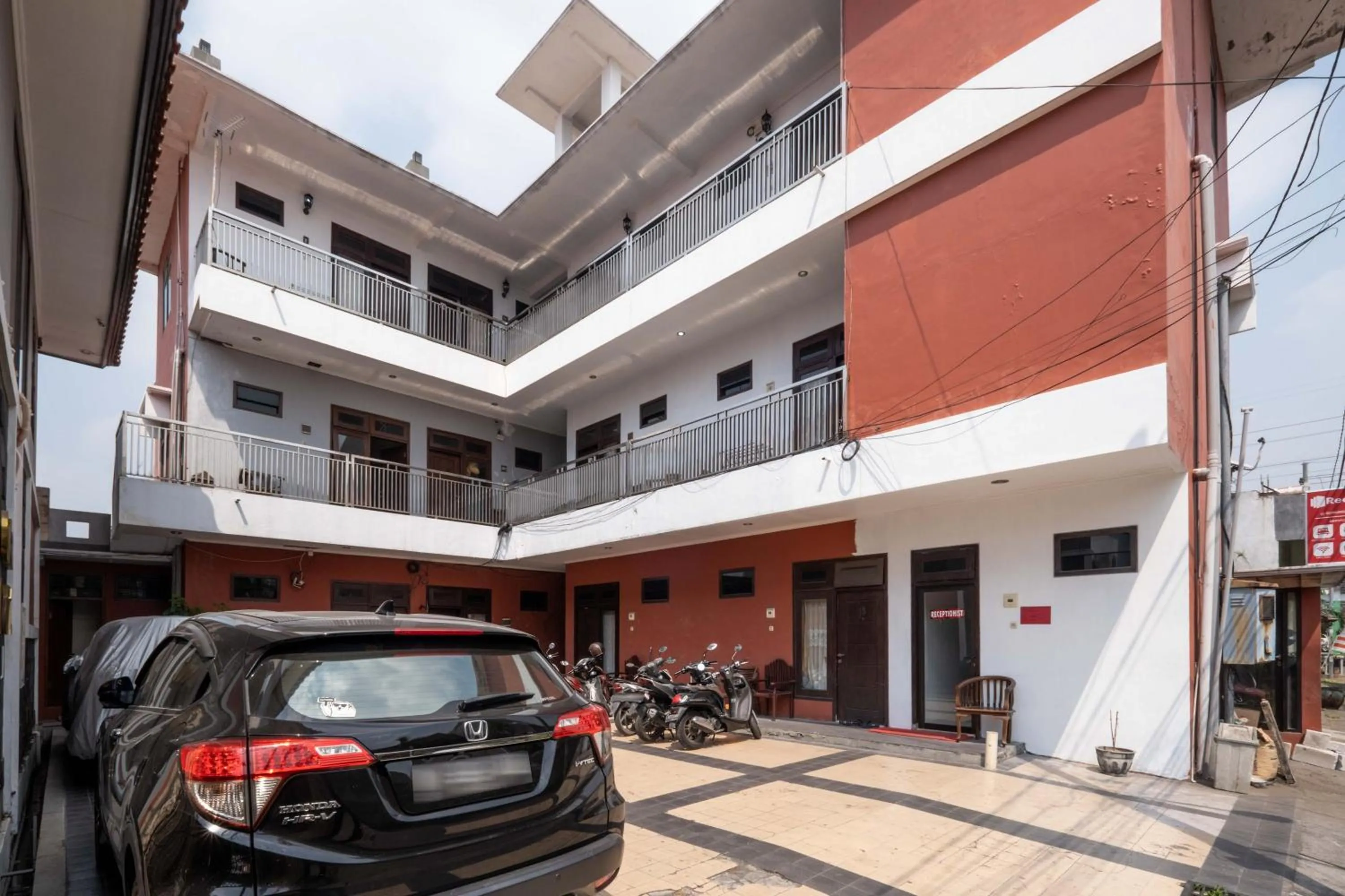 Property Building in Grha Rahadi 2 Wiyung RedPartner