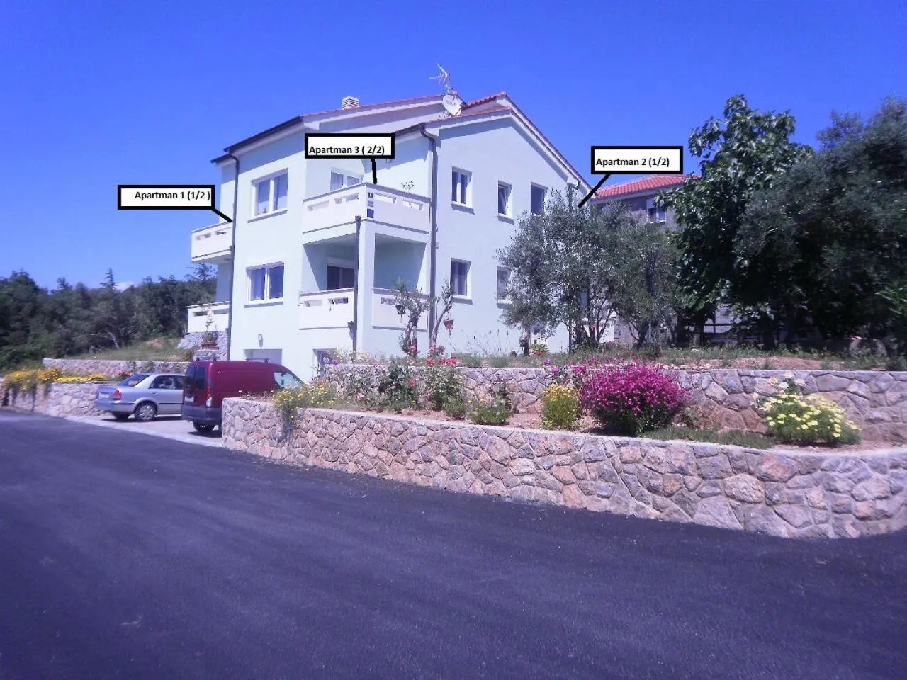 Property building in Apartmani Alma