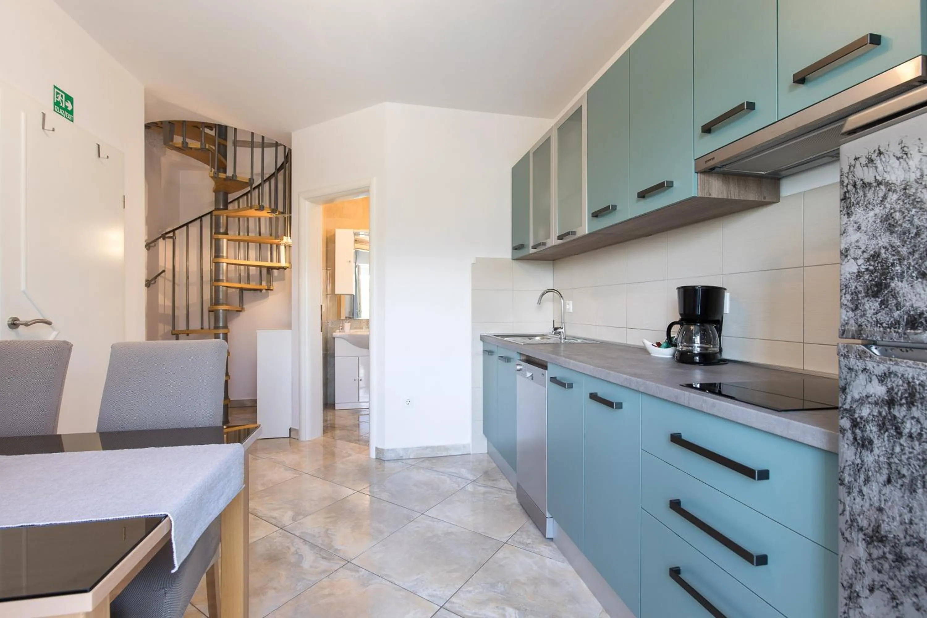 Kitchen or kitchenette in Apartmani Alma