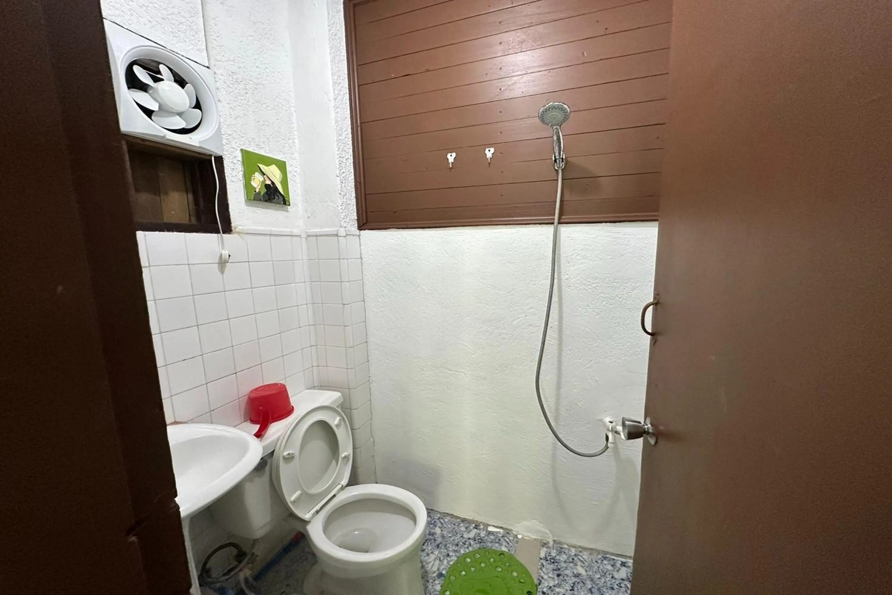 Shower in Hardin De Corales