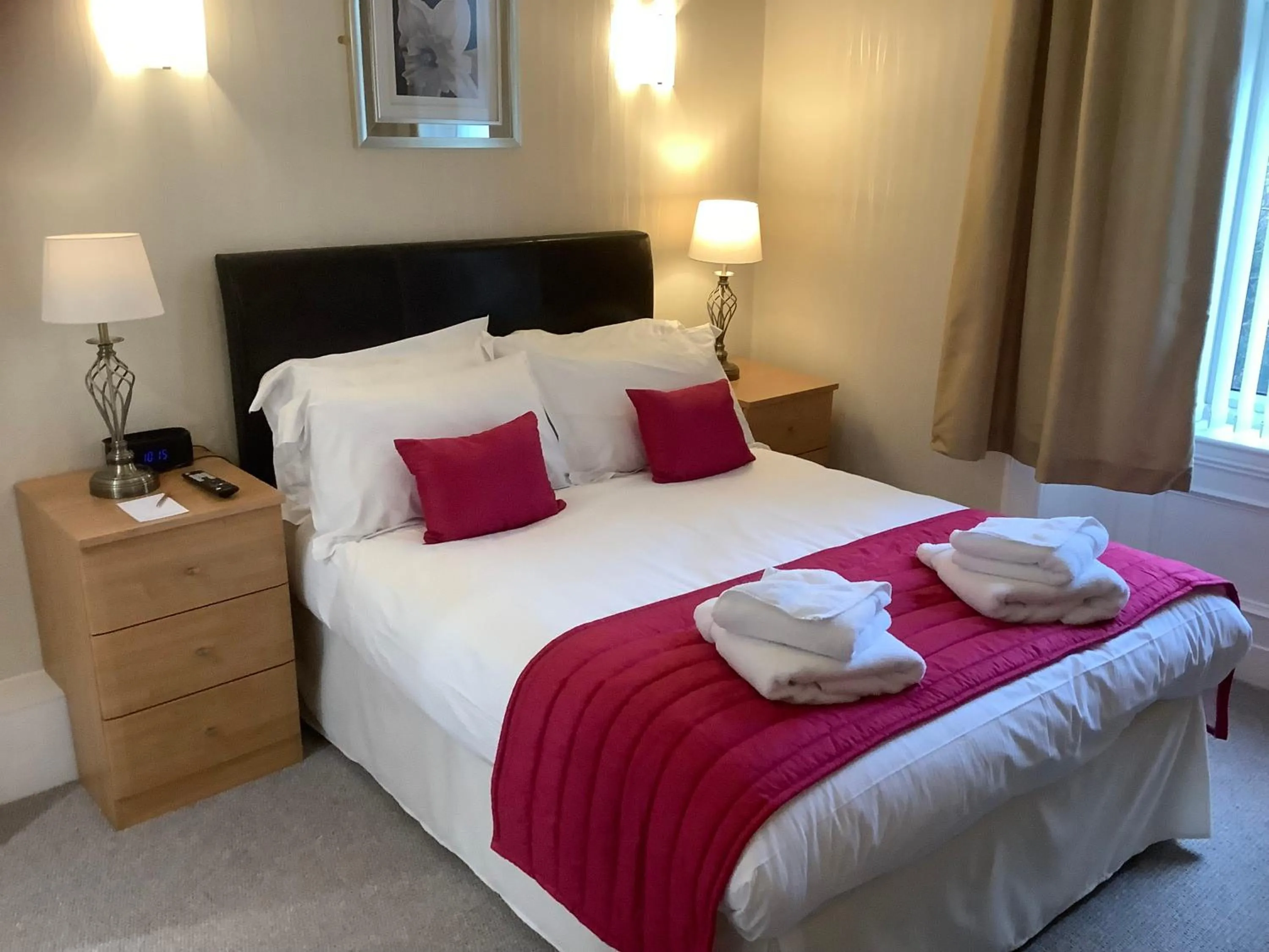 Bed in Edenbank Hotel