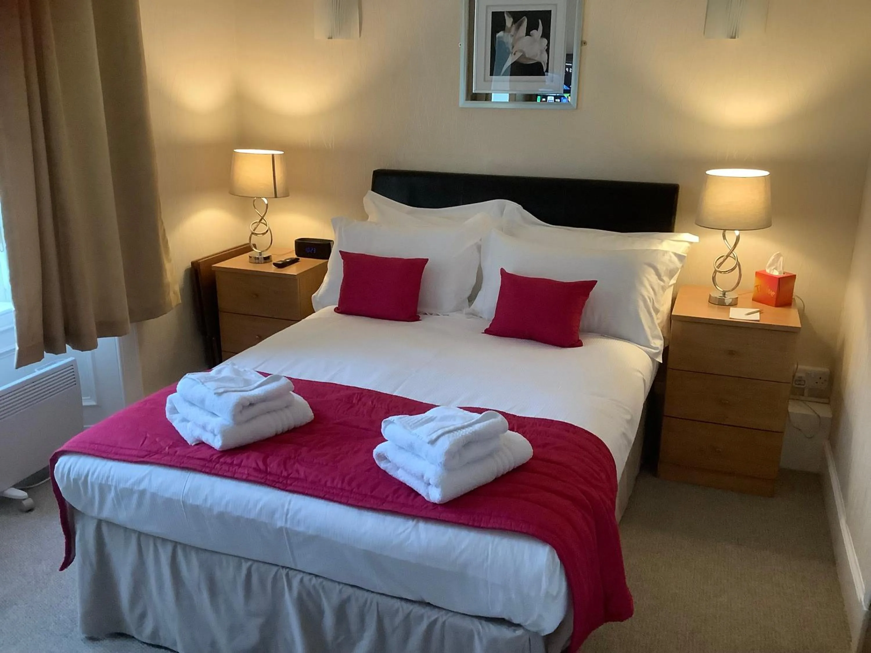 Bed in Edenbank Hotel