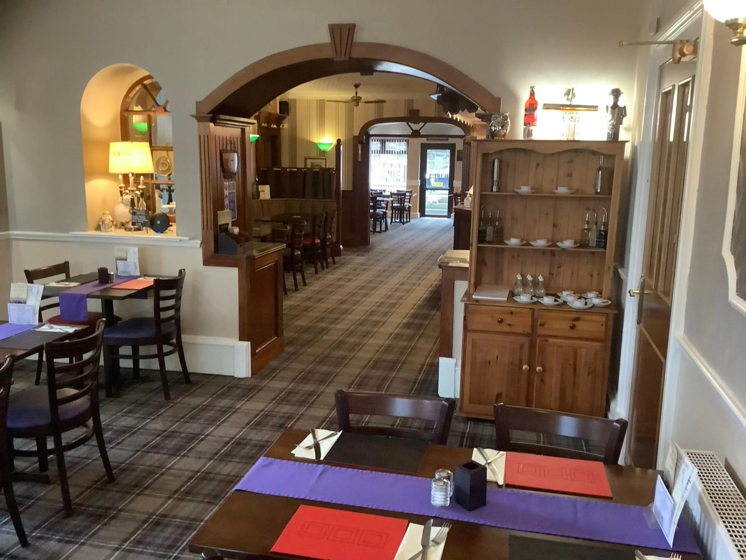 Dining area in Edenbank Hotel