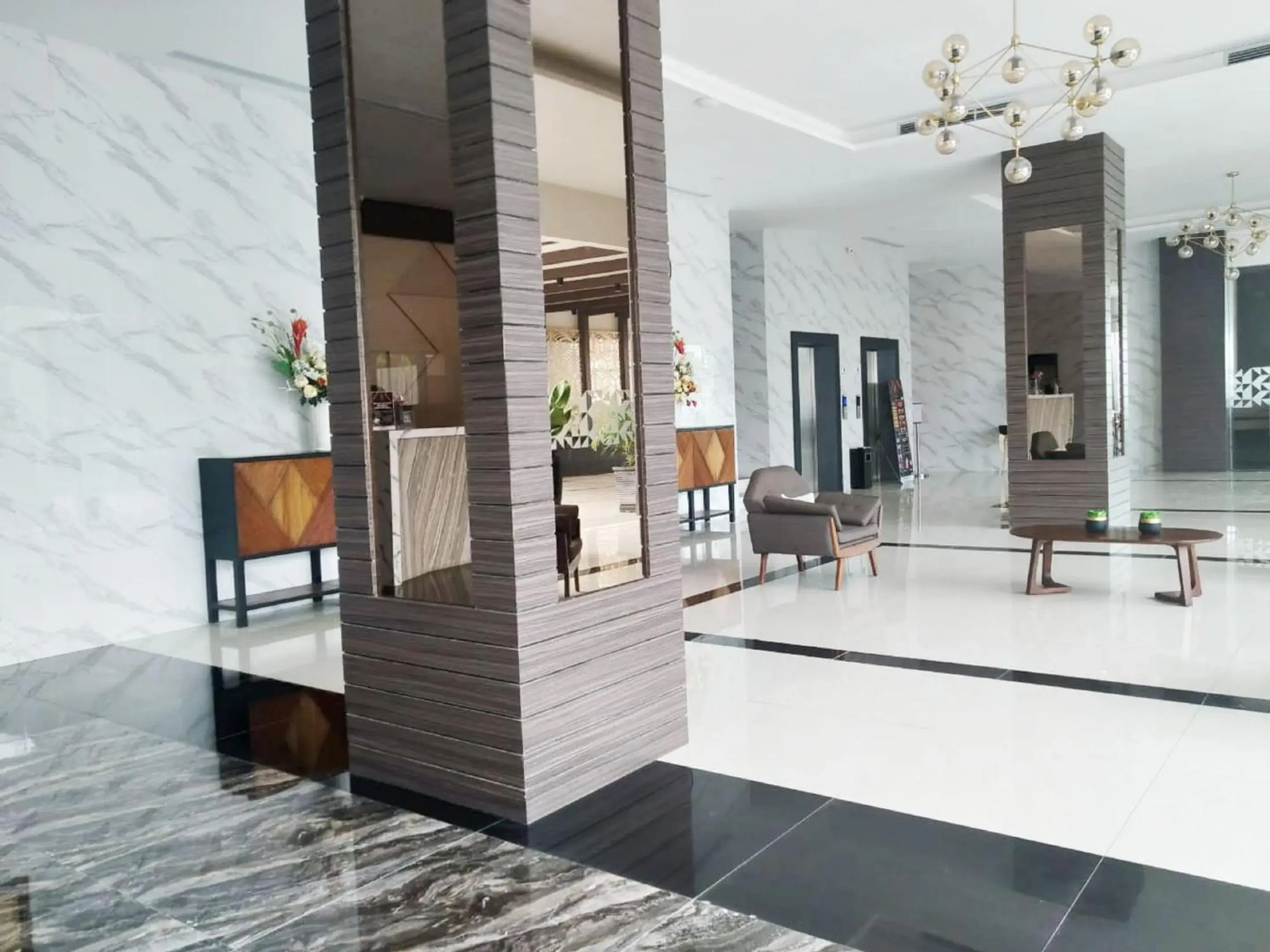 Facade/entrance in Zenith Premiere Hotel Baubau Facade/entrance in Zenith Premiere Hotel Baubau