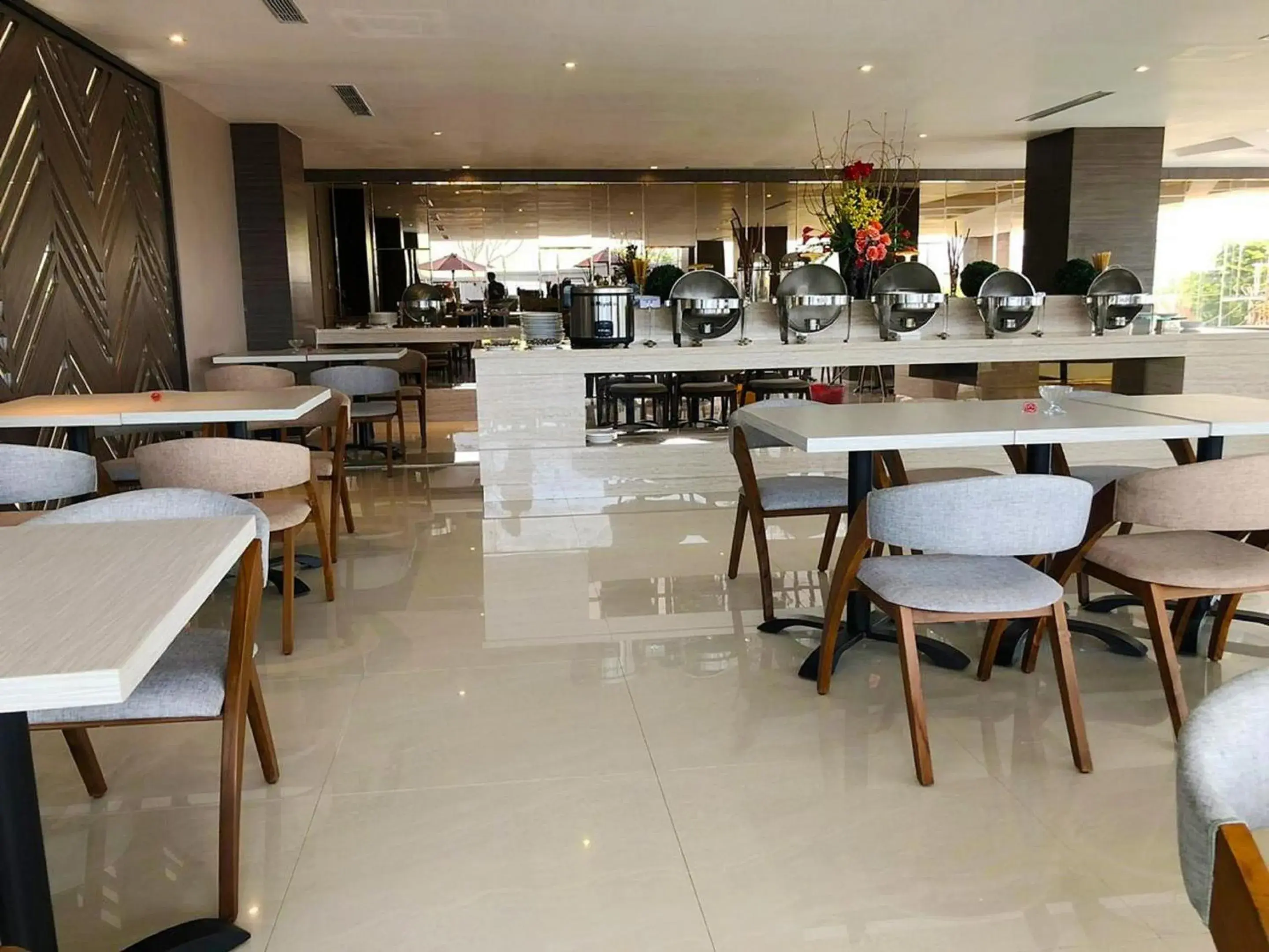 Restaurant/places to eat in Zenith Premiere Hotel Baubau Restaurant/places to eat in Zenith Premiere Hotel Baubau