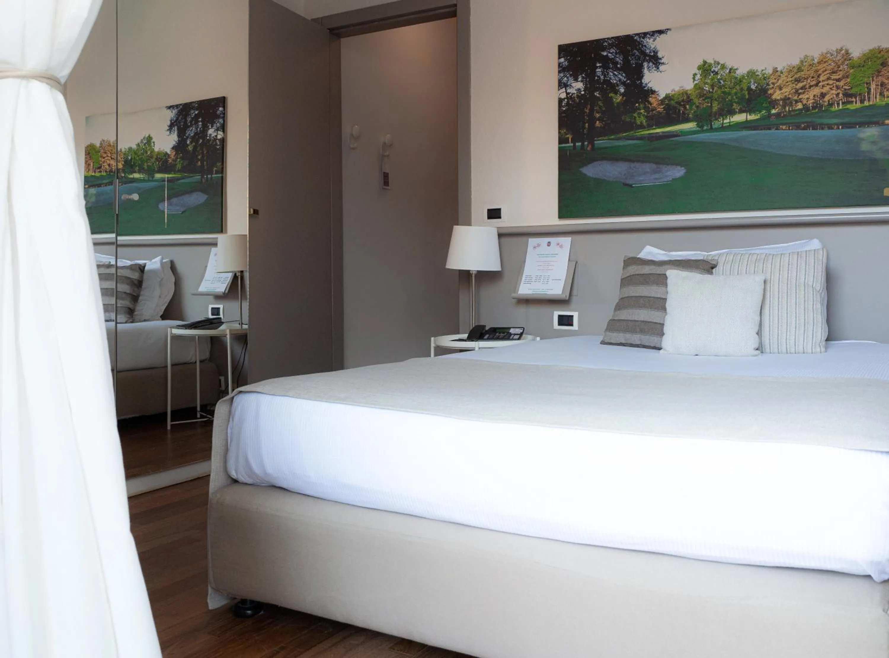 Bedroom, Bed in Golf Hotel Castelconturbia