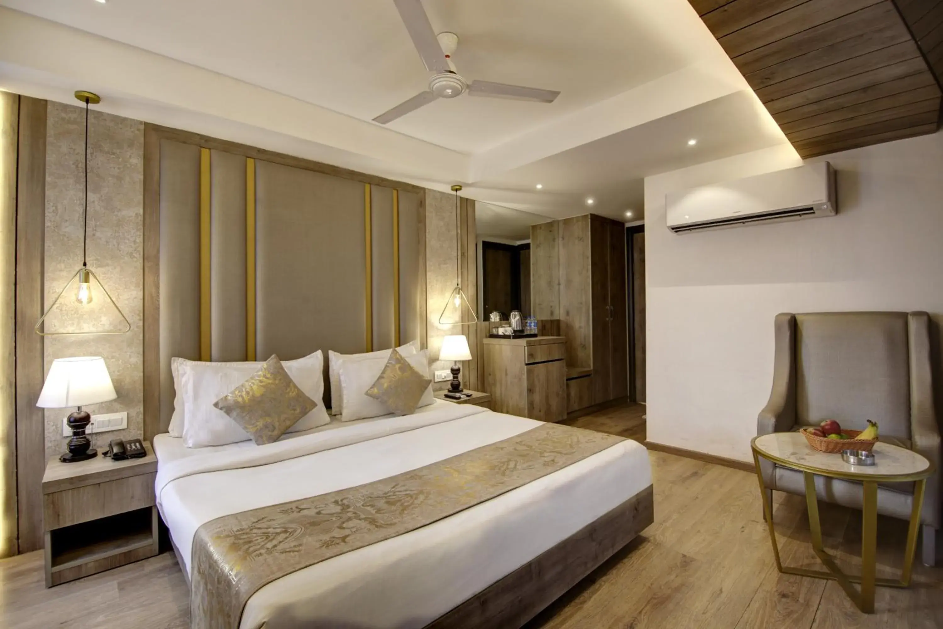 Bed in Town Pallace Inn - Hotel in New Delhi Bed in Town Pallace Inn - Hotel in New Delhi