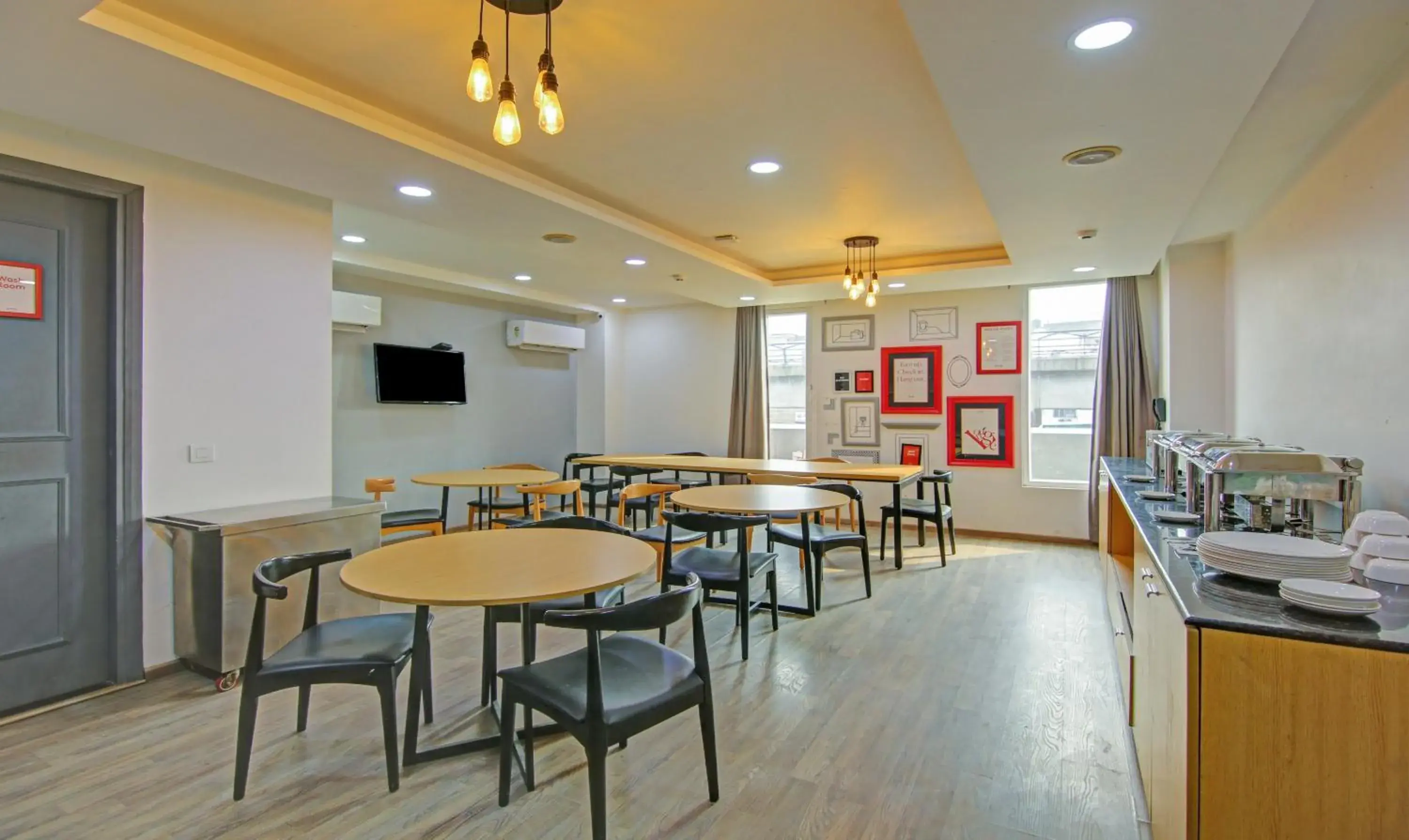 Restaurant/places to eat in Town Pallace Inn - Hotel in New Delhi Restaurant/places to eat in Town Pallace Inn - Hotel in New Delhi