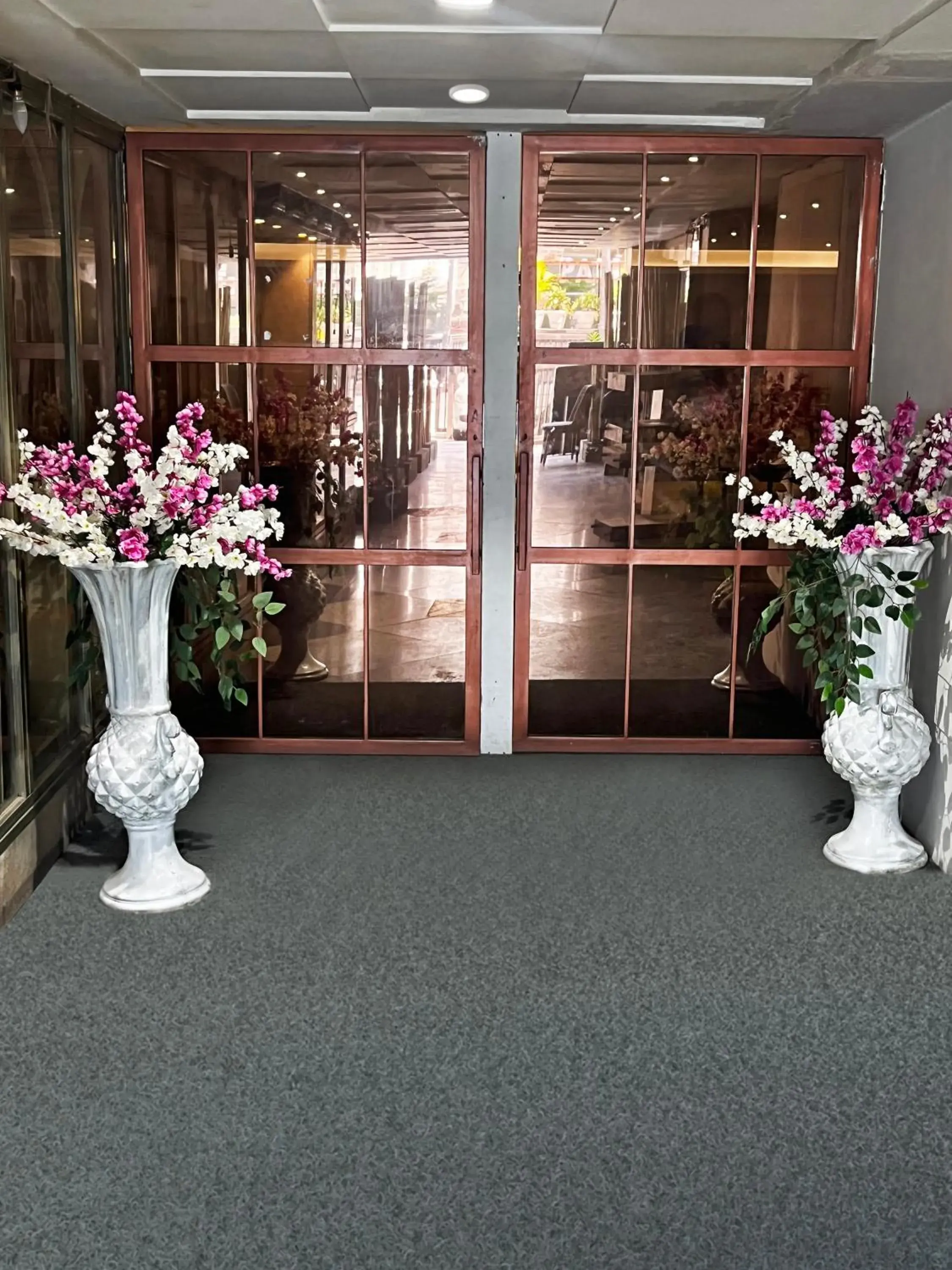 Property building in Town Pallace Inn - Hotel in New Delhi Property building in Town Pallace Inn - Hotel in New Delhi