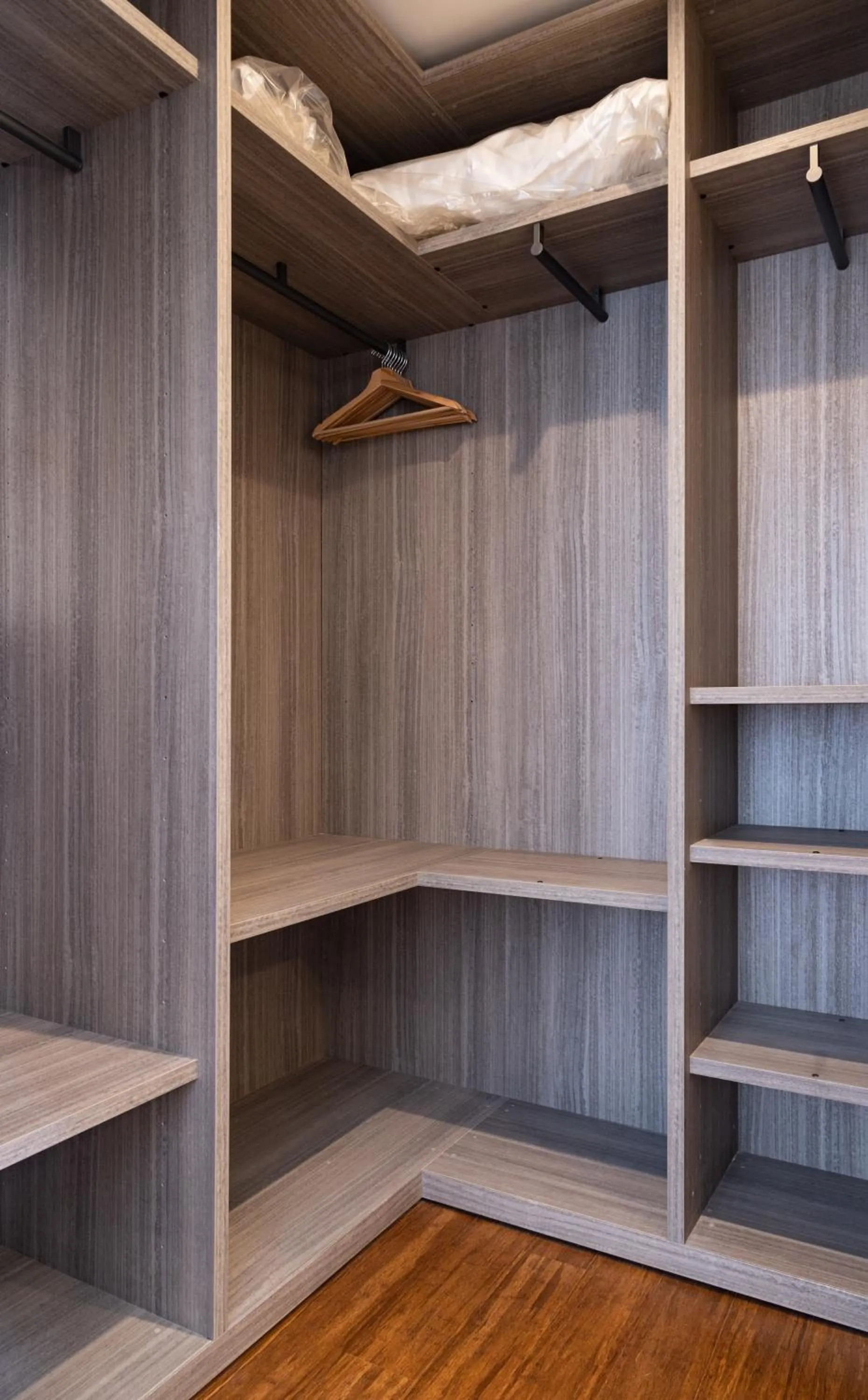 hair dresser in Ariosto Social Club