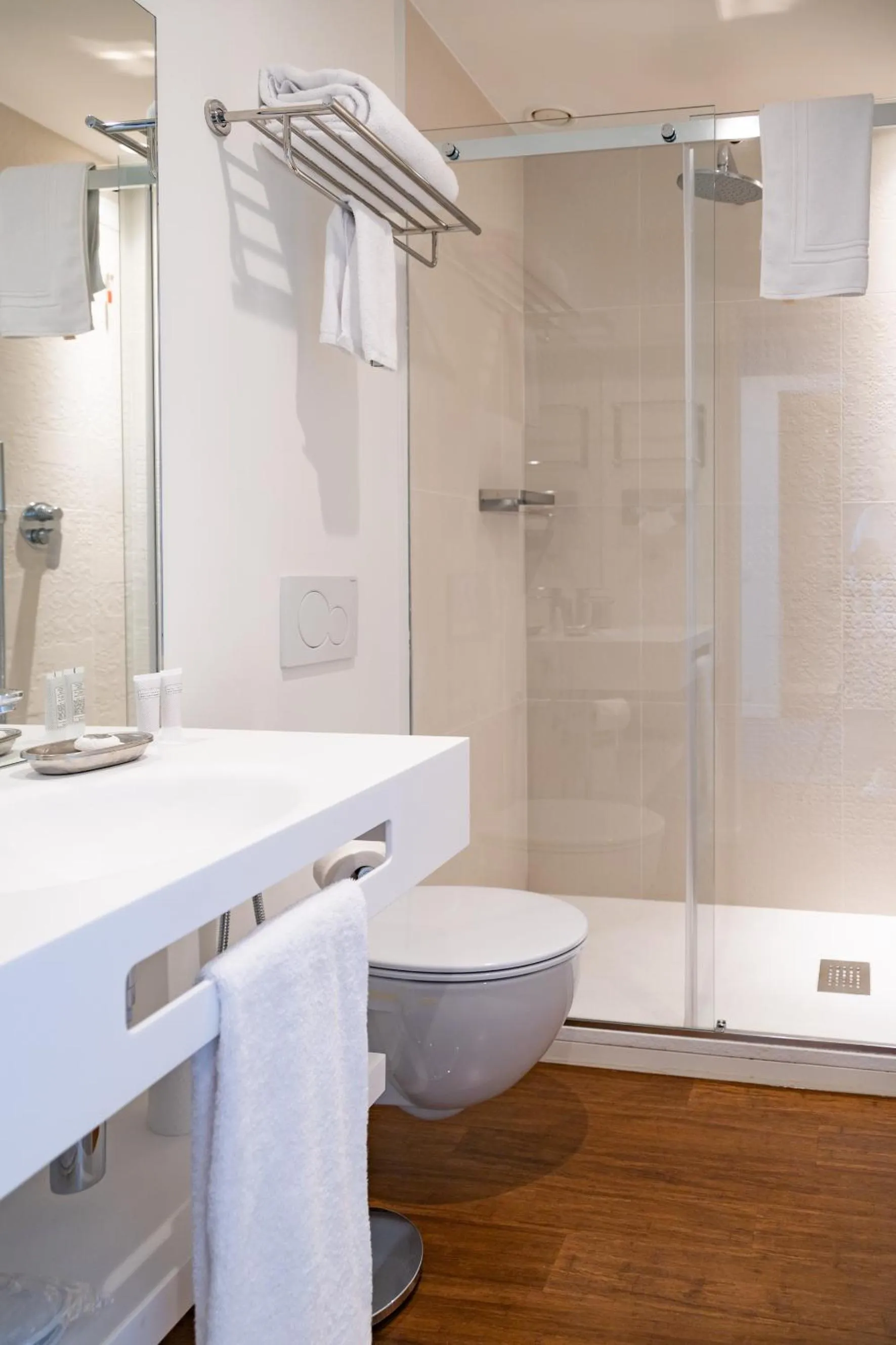 Shower in Ariosto Social Club