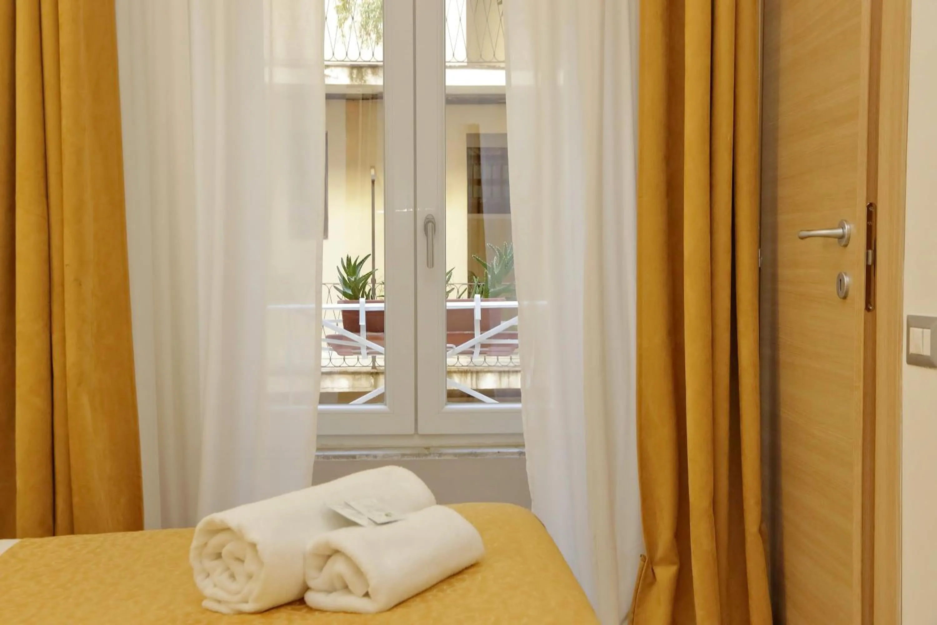 Bed in Dream City Rome