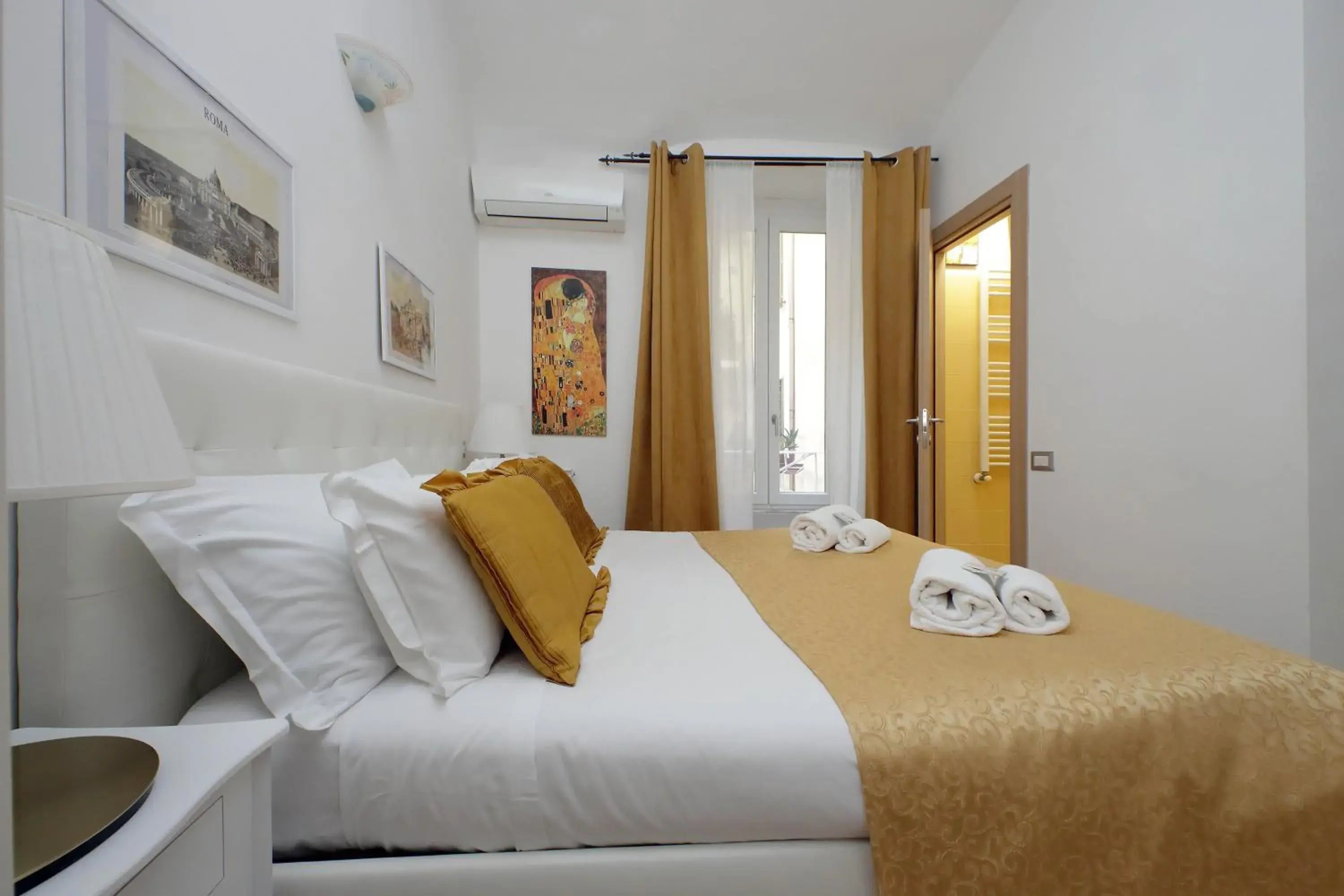 Bed in Dream City Rome Bed in Dream City Rome