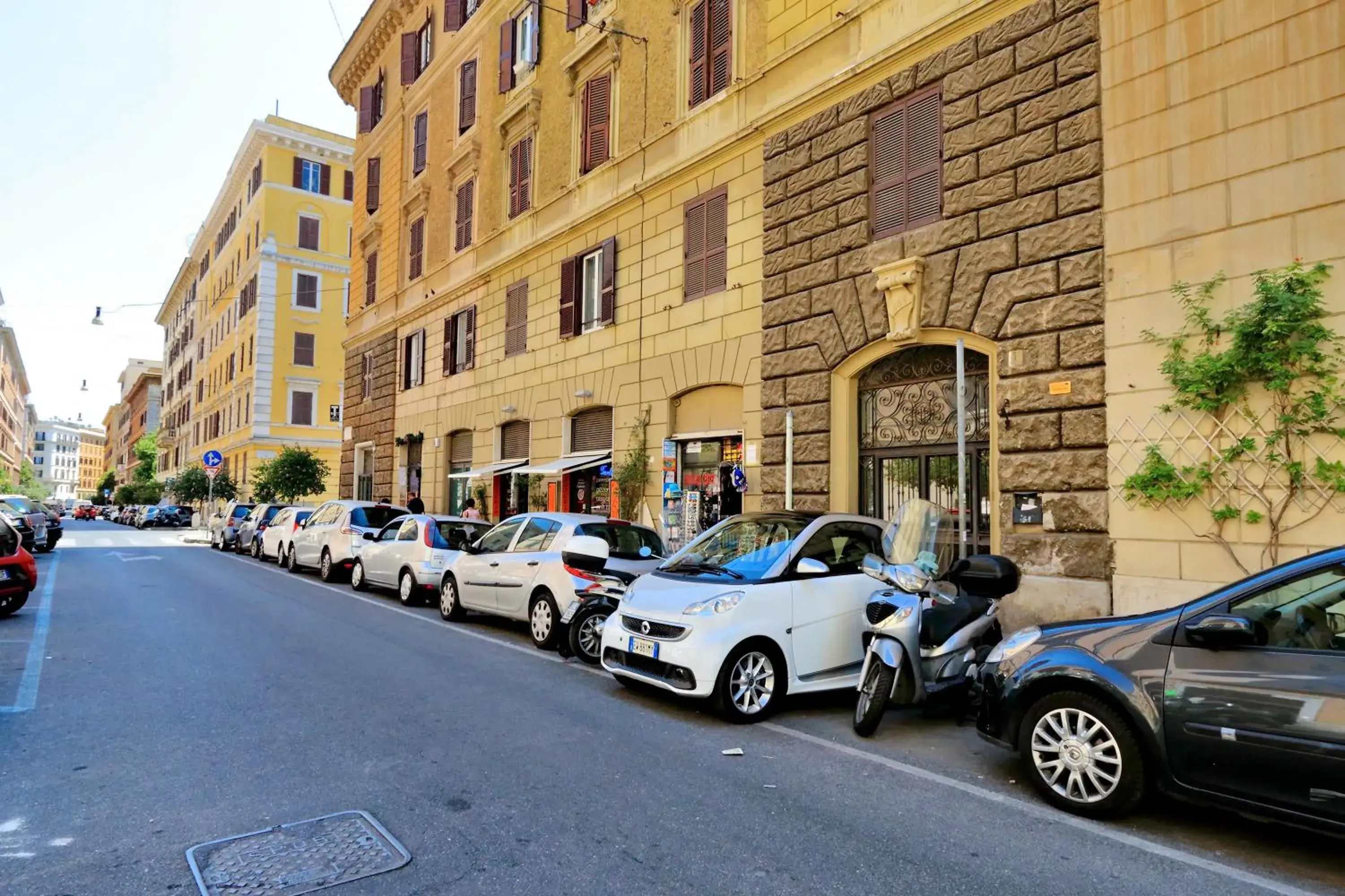 Property building in Dream City Rome Property building in Dream City Rome