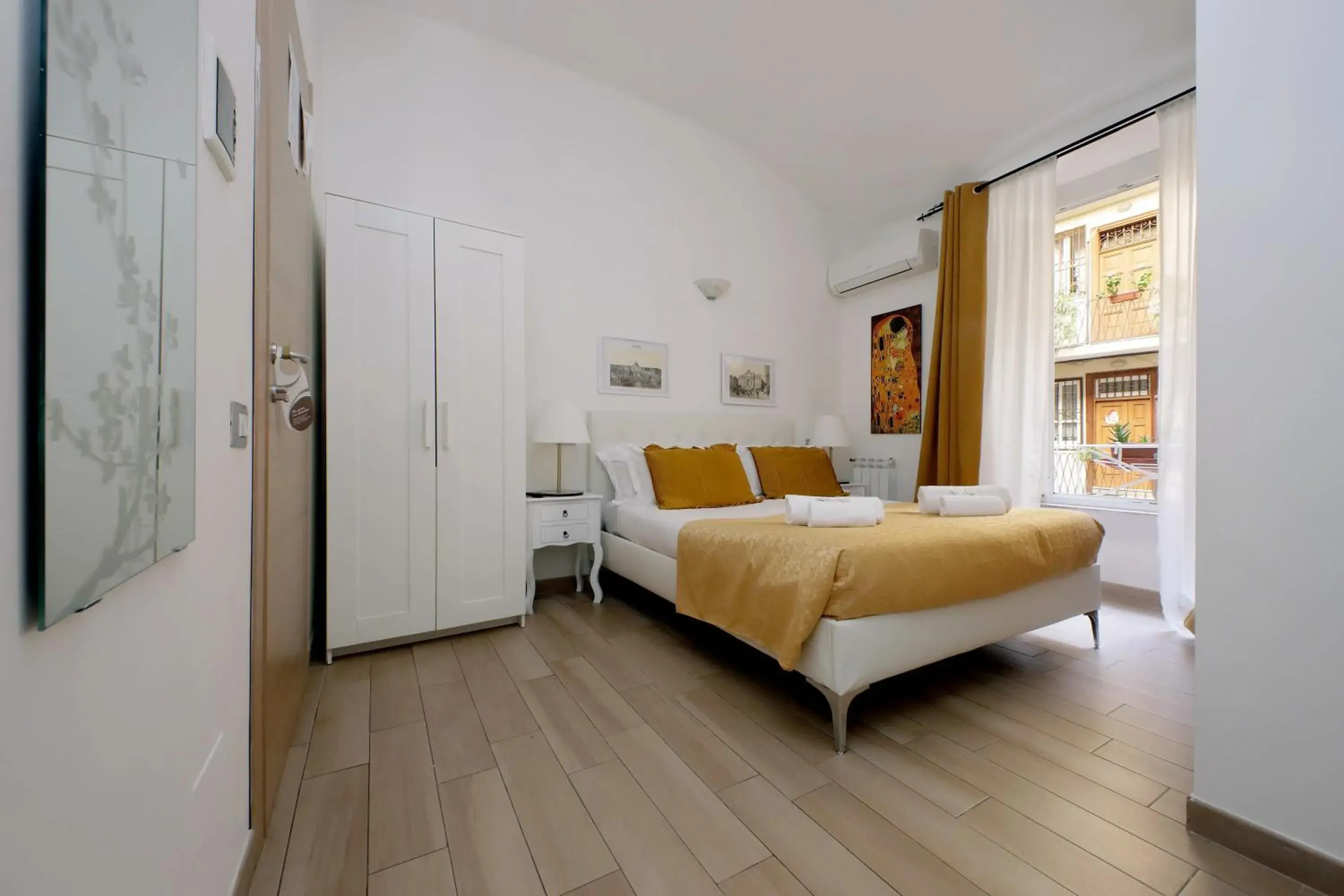 Bed in Dream City Rome Bed in Dream City Rome