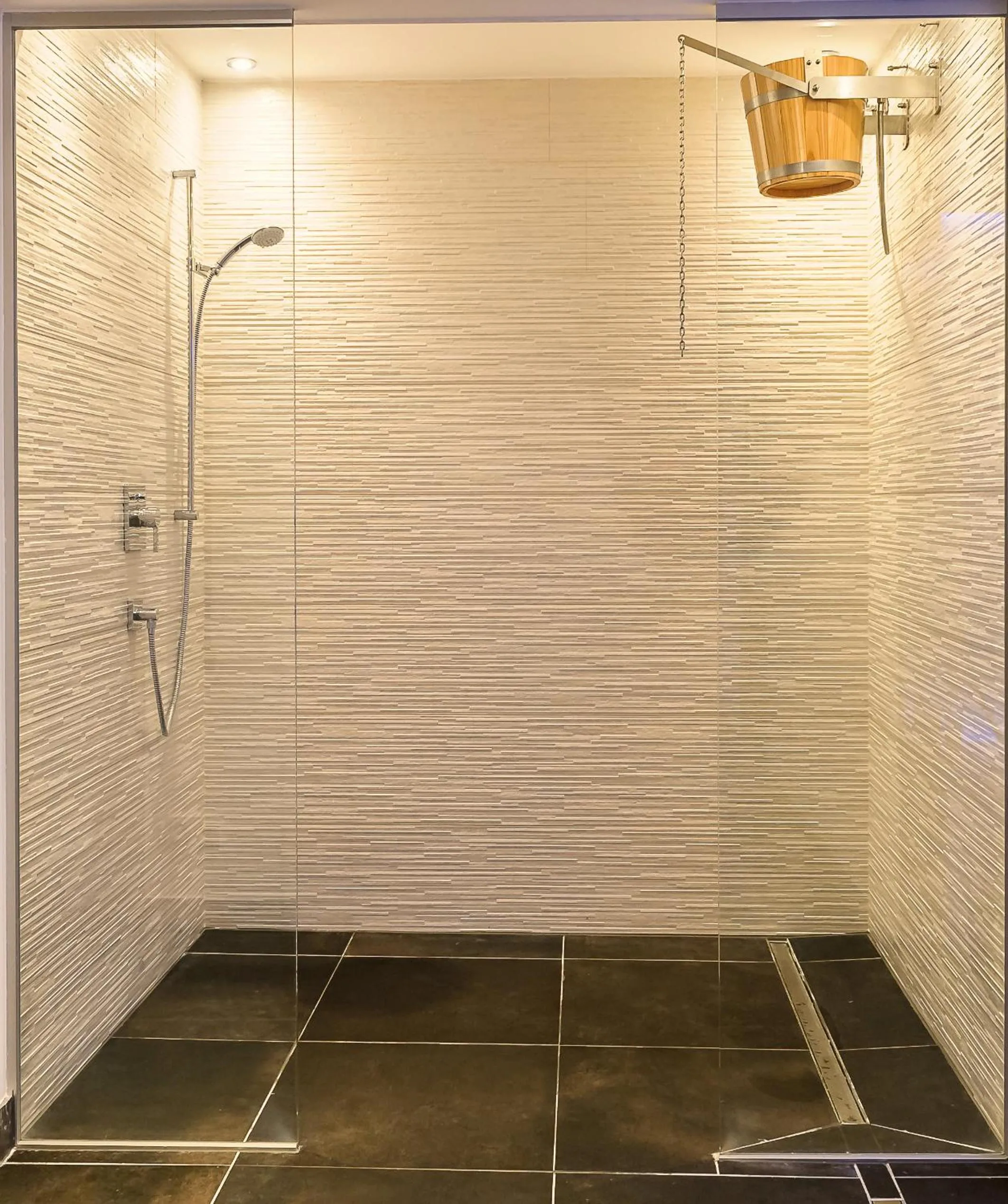 Shower in Alpenlove - Adult SPA Hotel