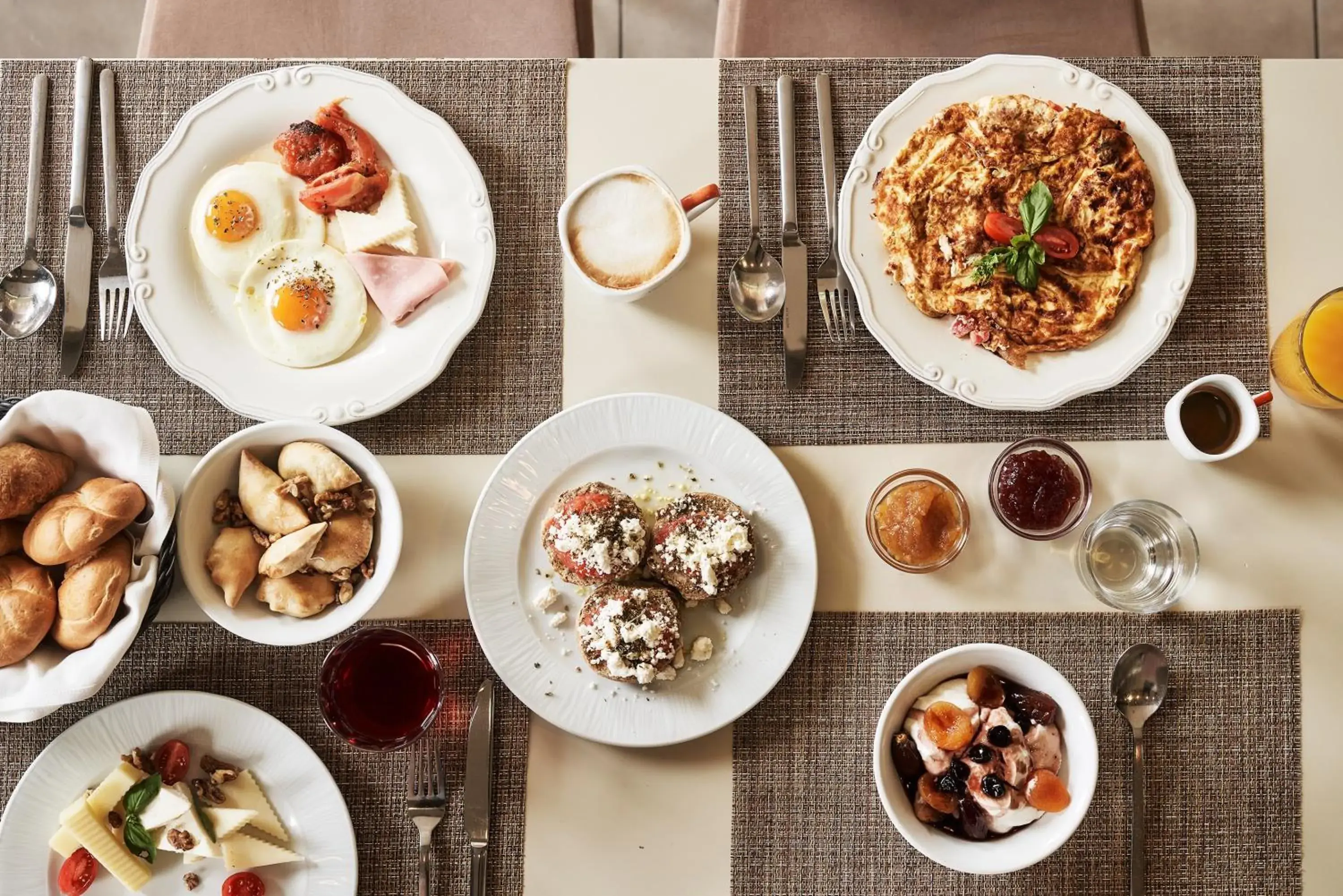 Restaurant/places to eat in Lato Annex Boutique Rooms Restaurant/places to eat in Lato Annex Boutique Rooms