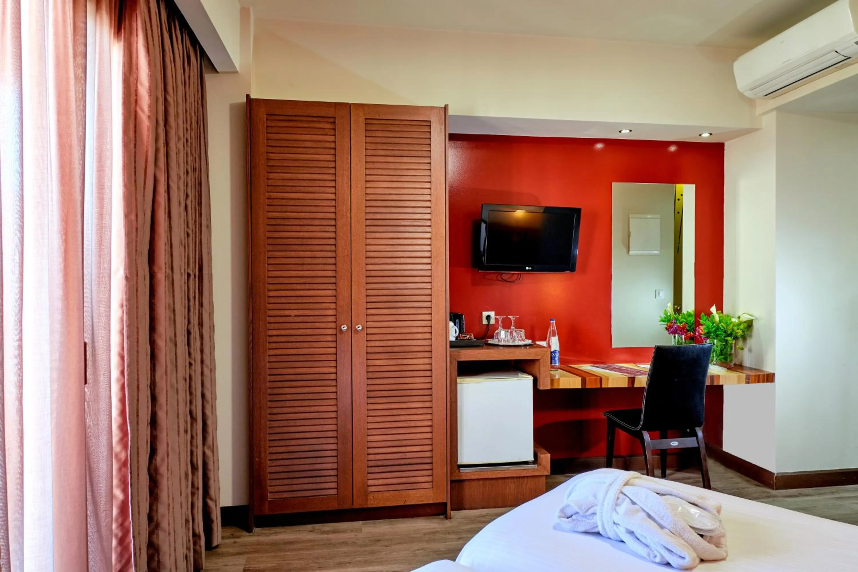 Seating area, Bed in Lato Annex Boutique Rooms