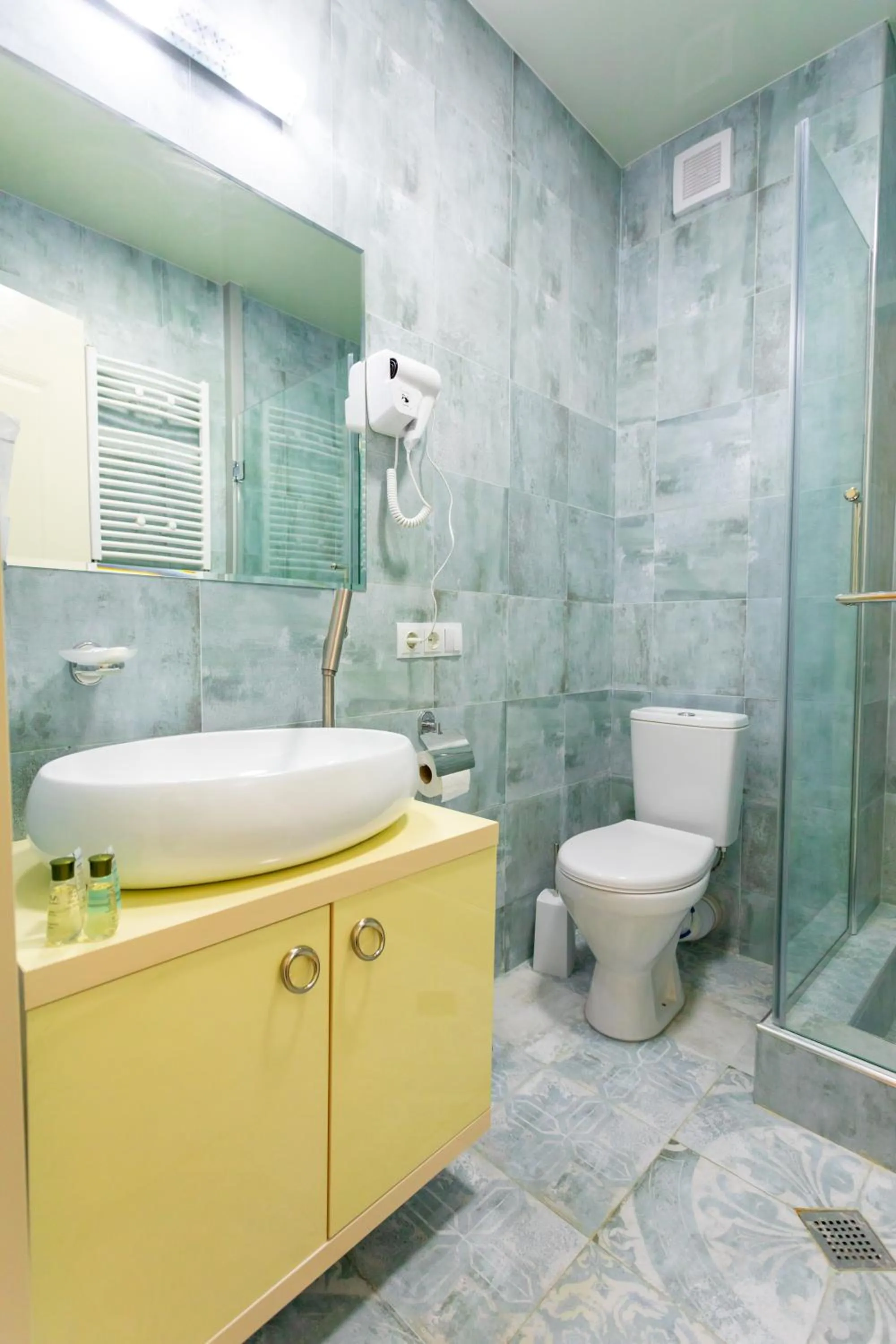 Shower in Hotel Rustaveli