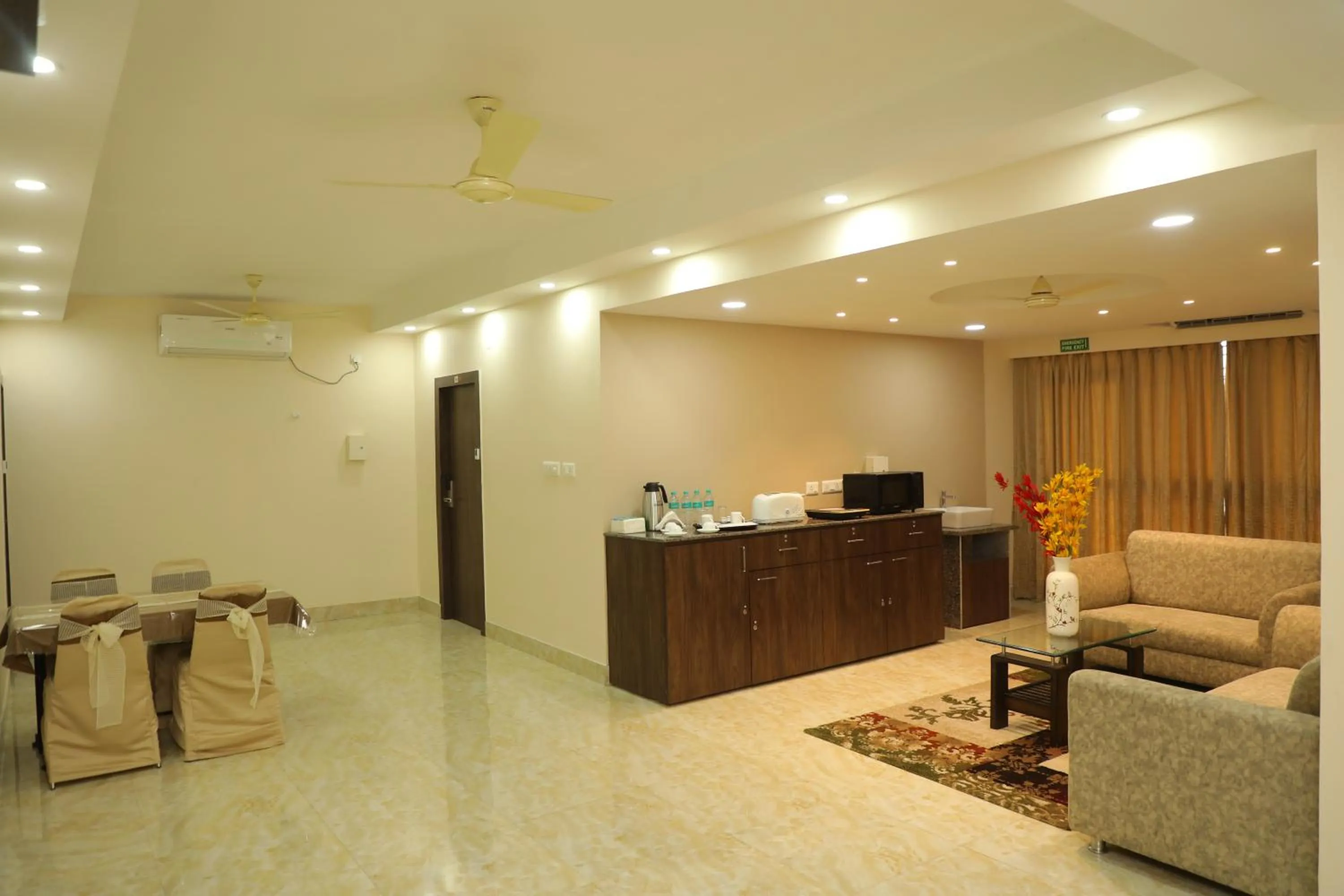 Dining area in Hotel Bandhan Residency