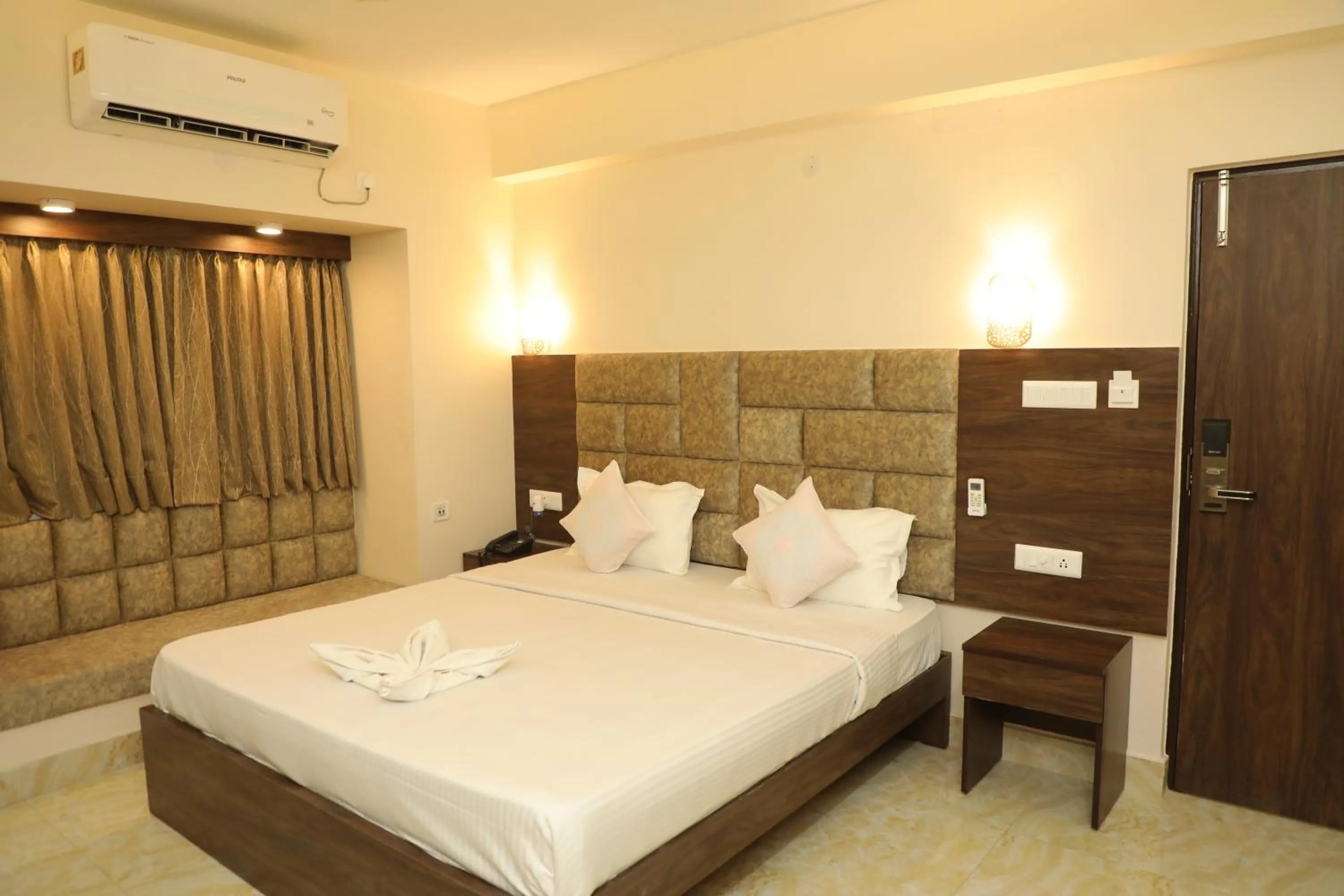 Bedroom, Bed in Hotel Bandhan Residency