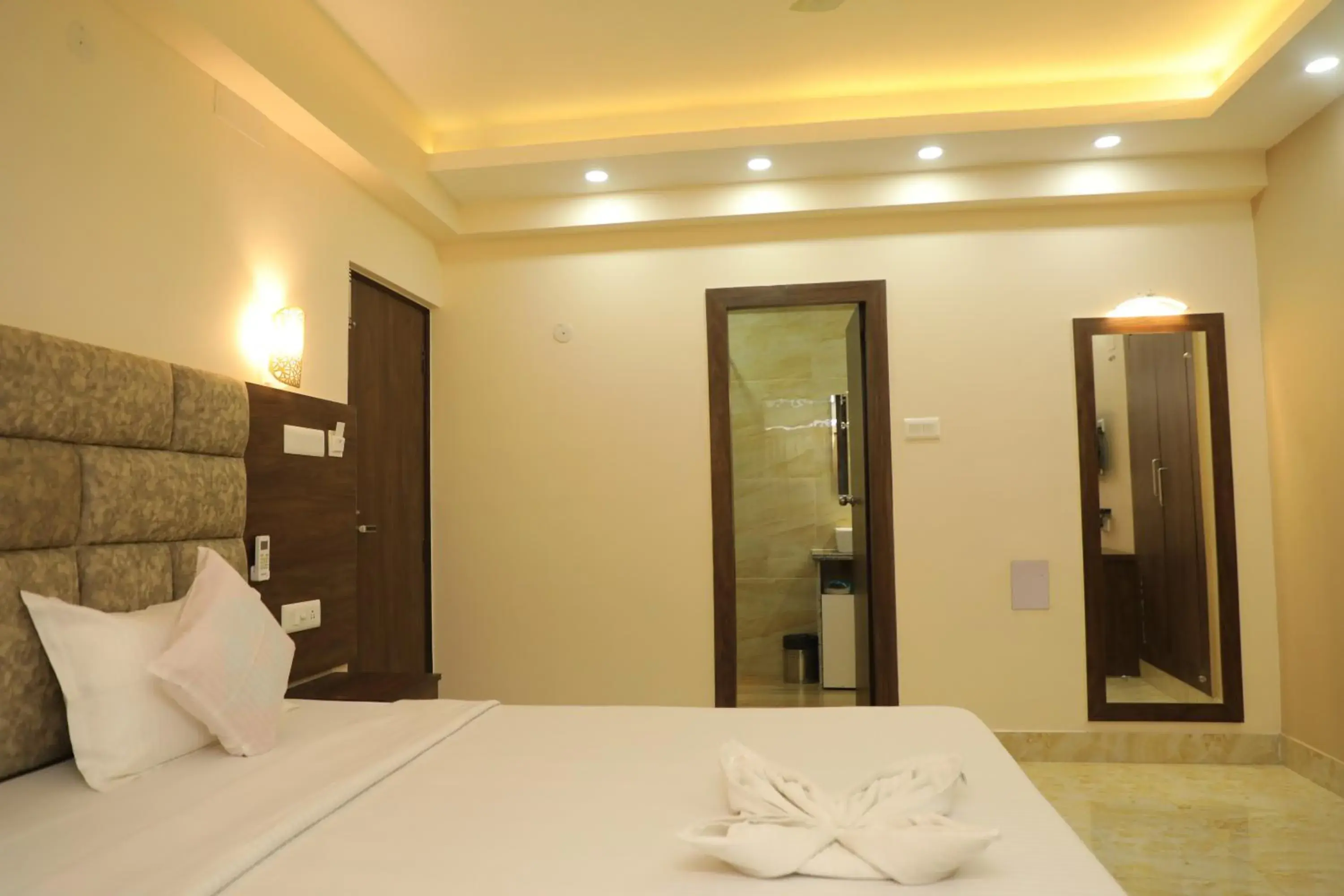 Bedroom, Bed in Hotel Bandhan Residency Bedroom, Bed in Hotel Bandhan Residency