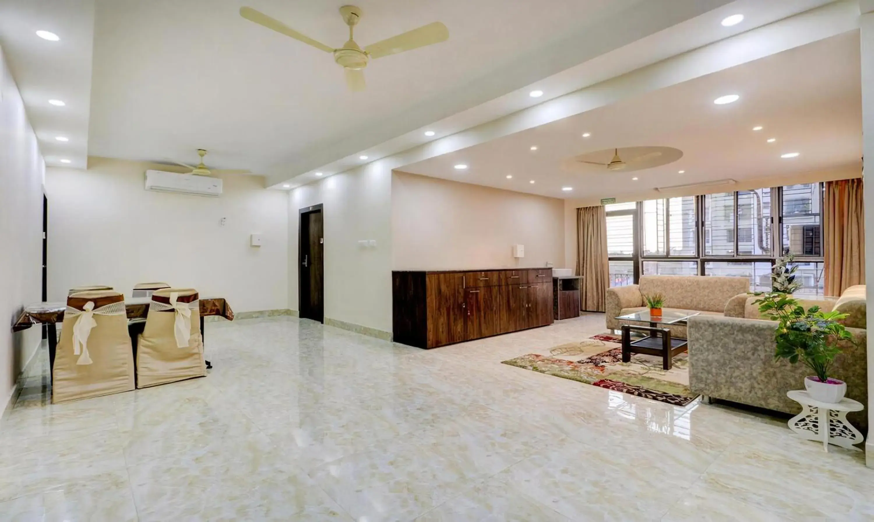 Living room in Hotel Bandhan Residency Living room in Hotel Bandhan Residency