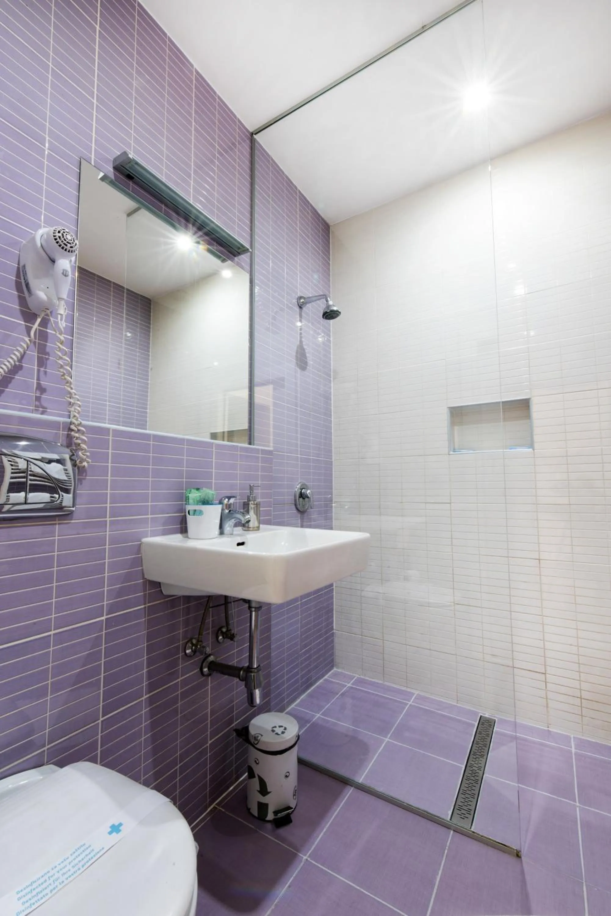 Bathroom in Tia Apartments and Rooms