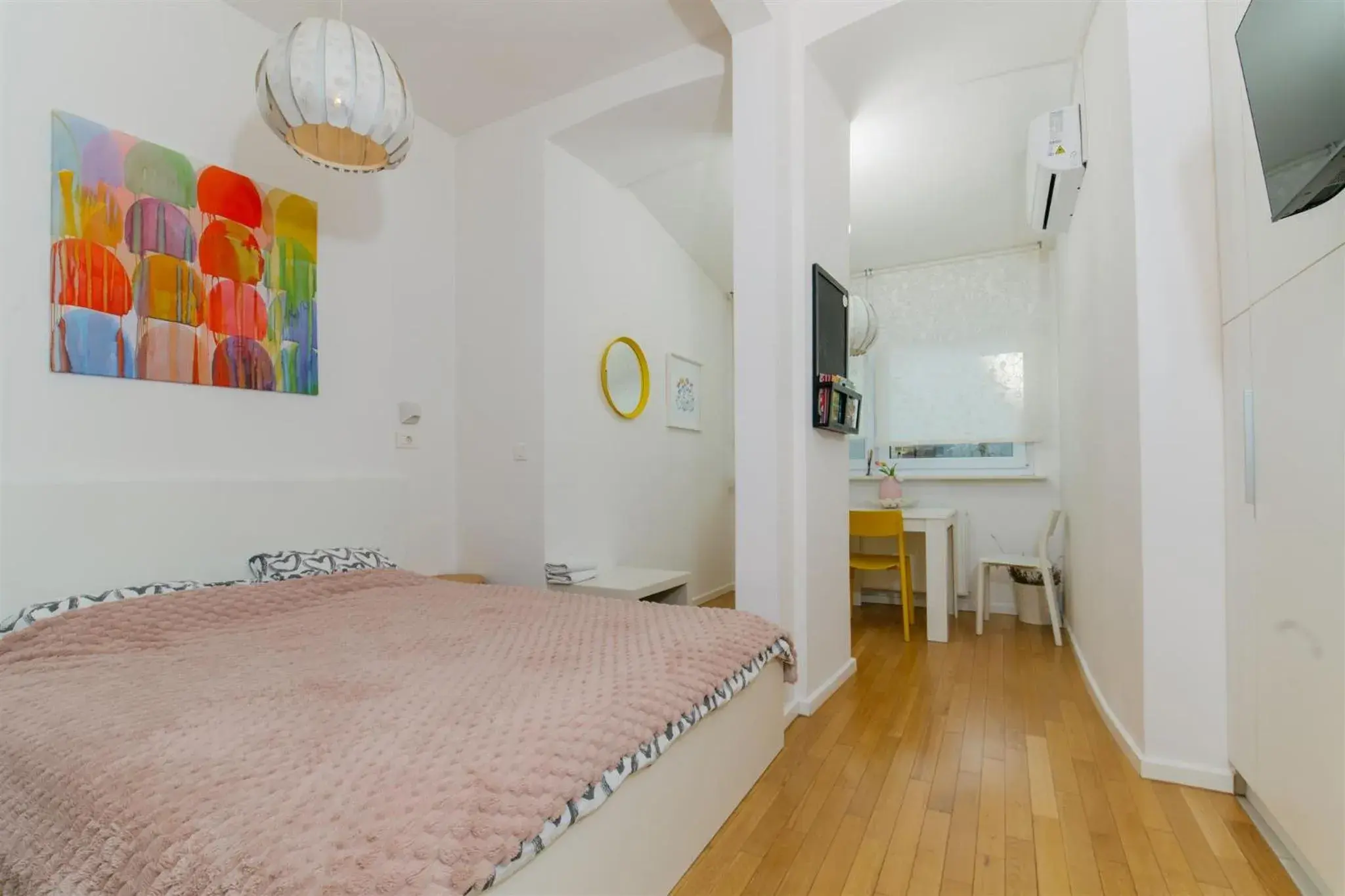 Communal lounge/ TV room, Bed in Tia Apartments and Rooms Communal lounge/ TV room, Bed in Tia Apartments and Rooms