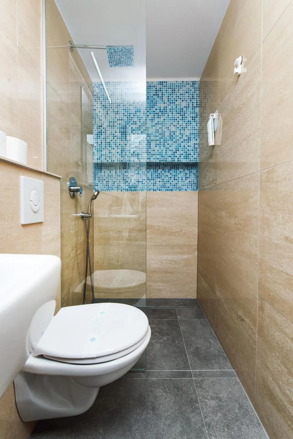 Bathroom in Tia Apartments and Rooms