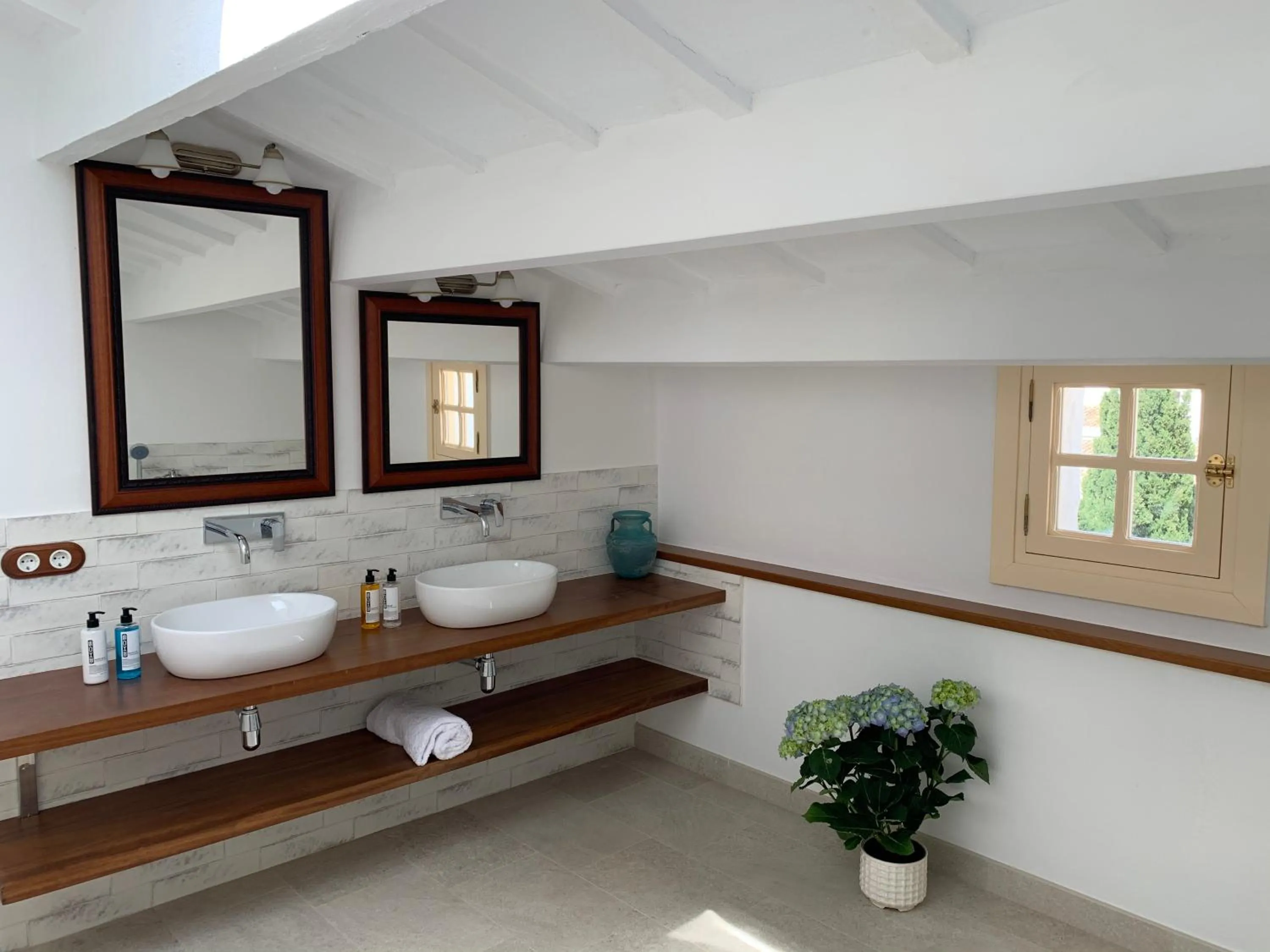 Shower in Seranova Luxury Hotel - Adults Only