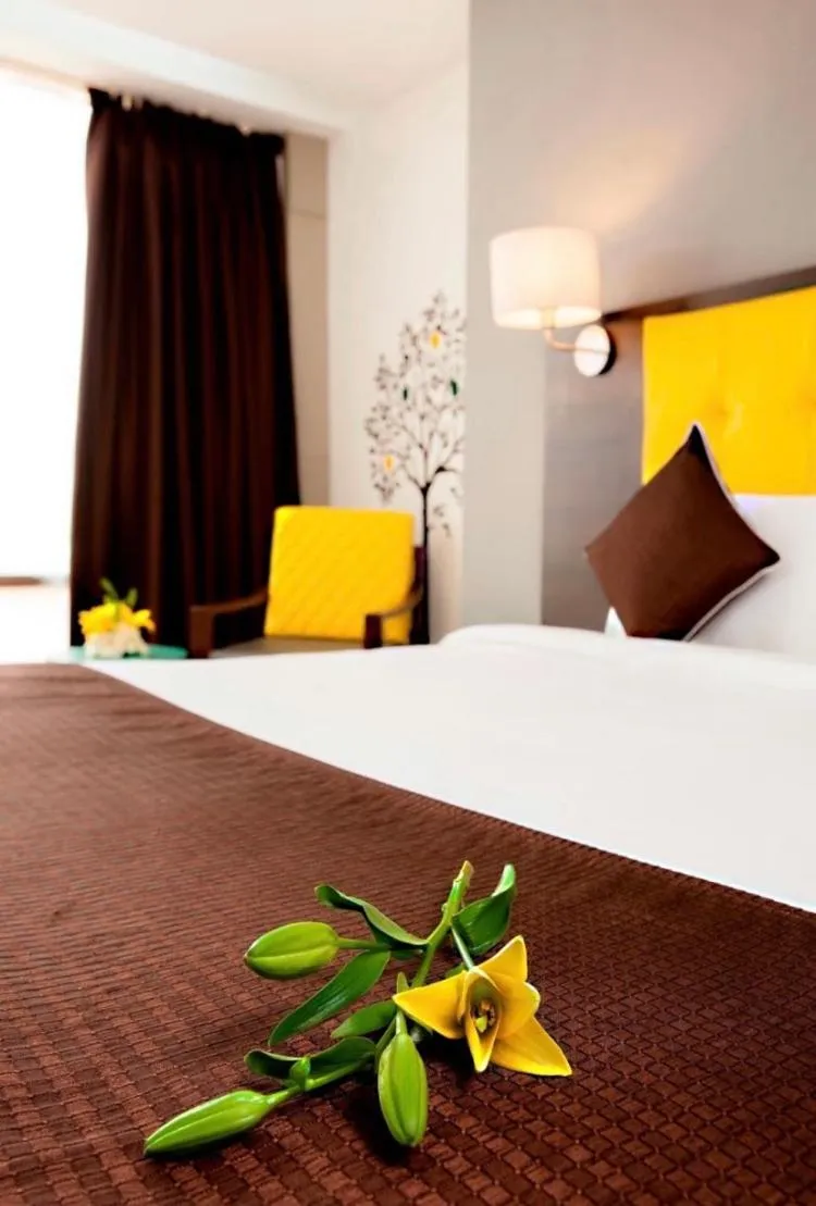 Photo of the whole room in Hotel Mumbai House Airoli, Navi Mumbai