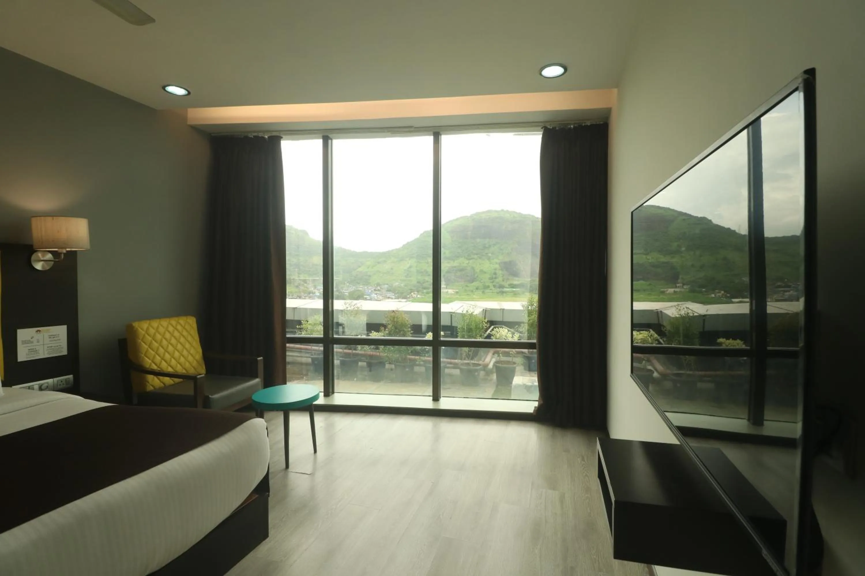 Hotel Mumbai House Airoli, Navi Mumbai