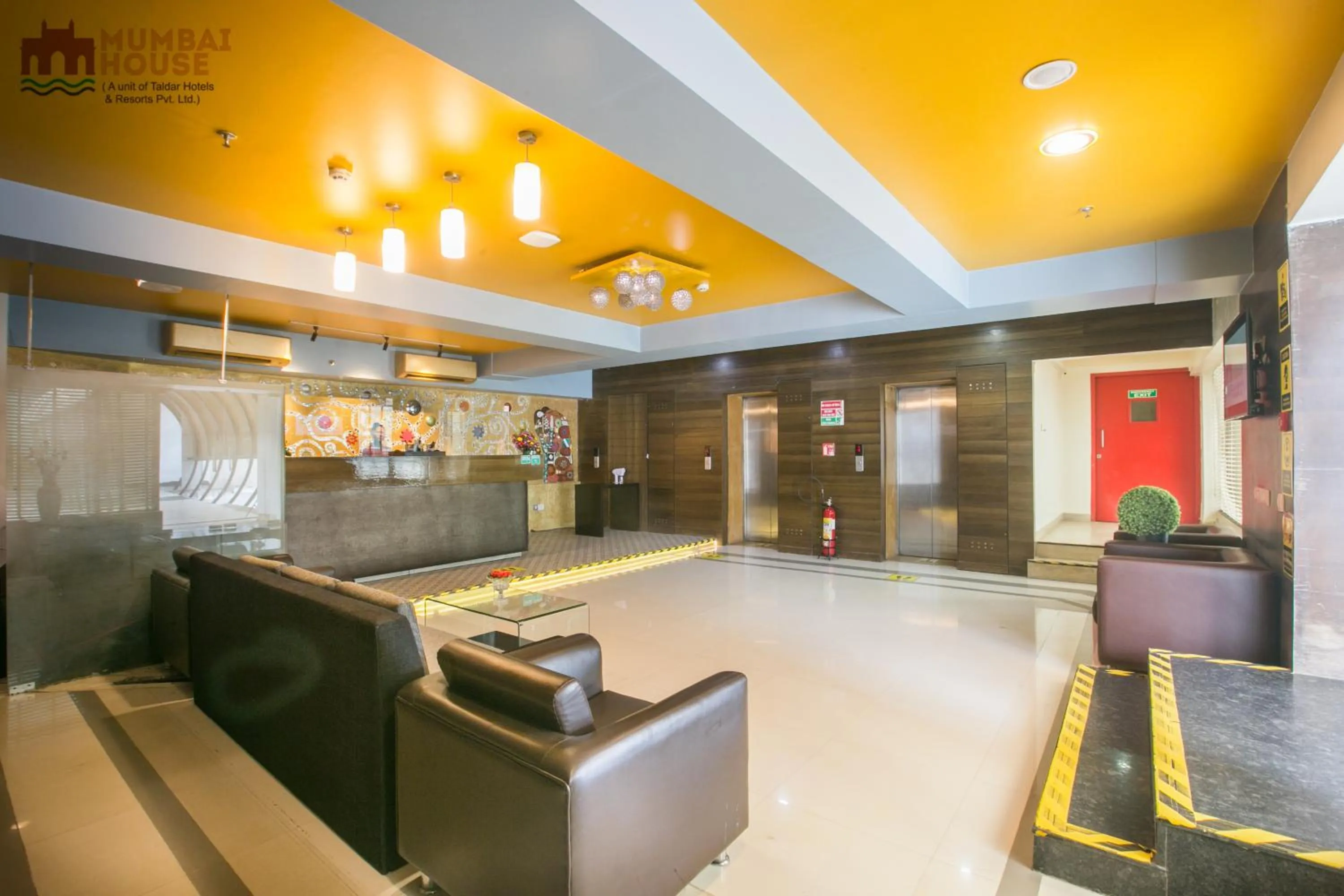 Lobby or reception in Hotel Mumbai House Airoli, Navi Mumbai